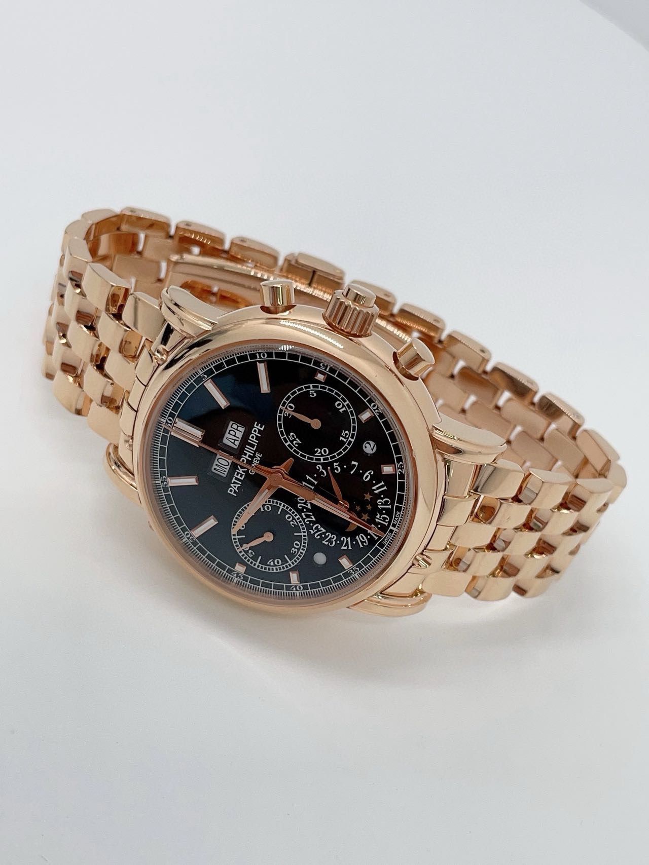 Patek Philippe 5204 / 1R-001 detail 4