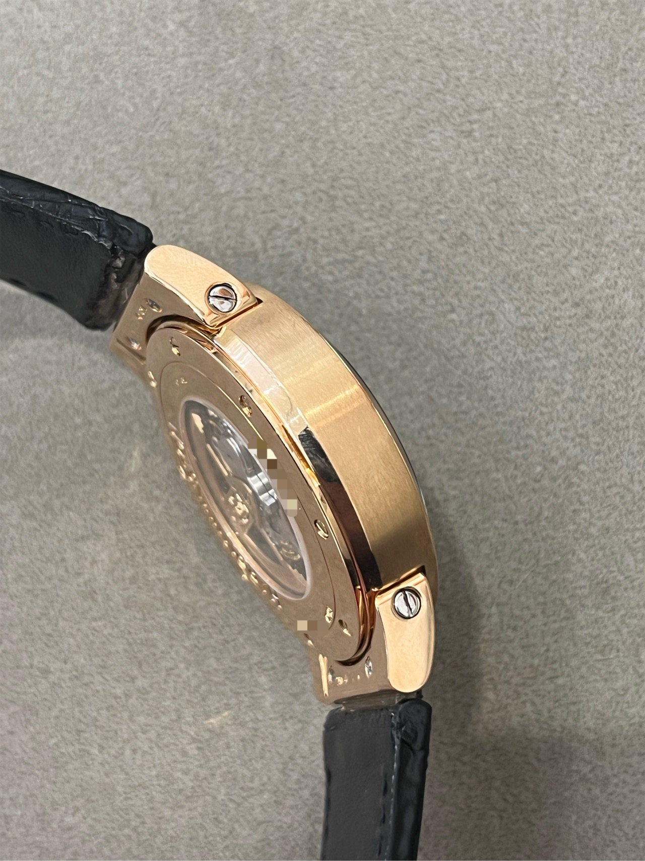 Harry Winston MCRA44K detail 4