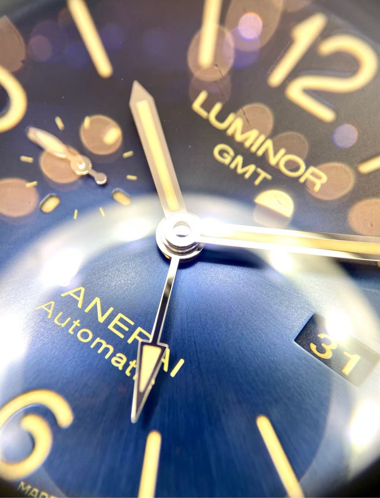 Panerai 01033 detail 1