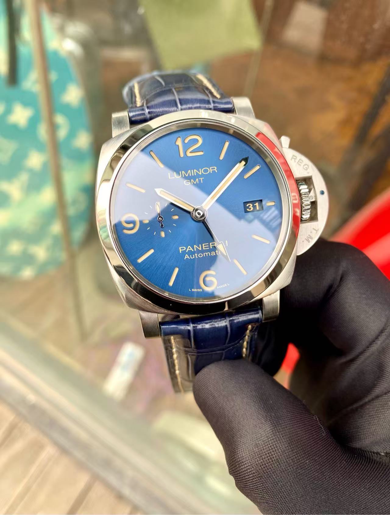 Panerai 01033 detail 4