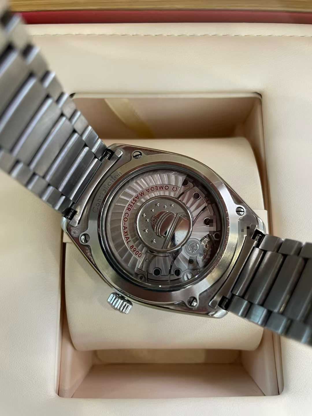 Omega 130.30.39.21.03.001 detail 3