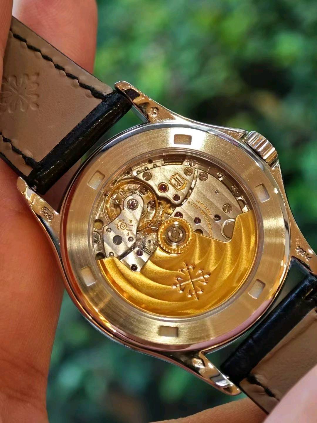 Patek Philippe 5118P detail 6