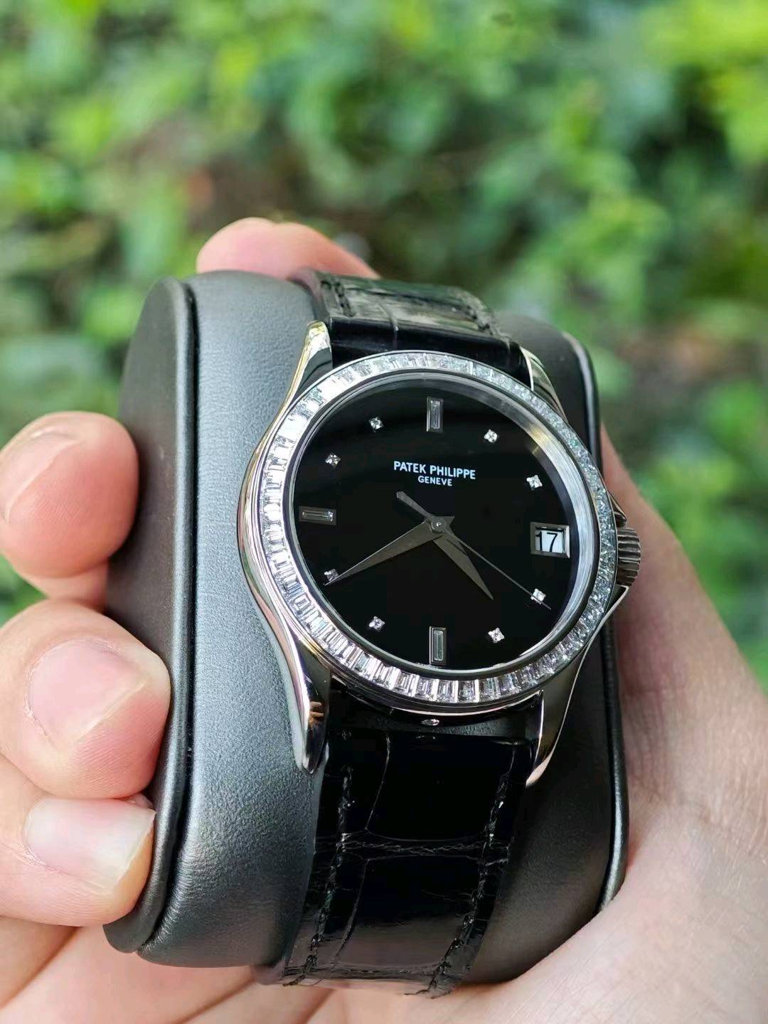 Patek Philippe 5118P detail 1
