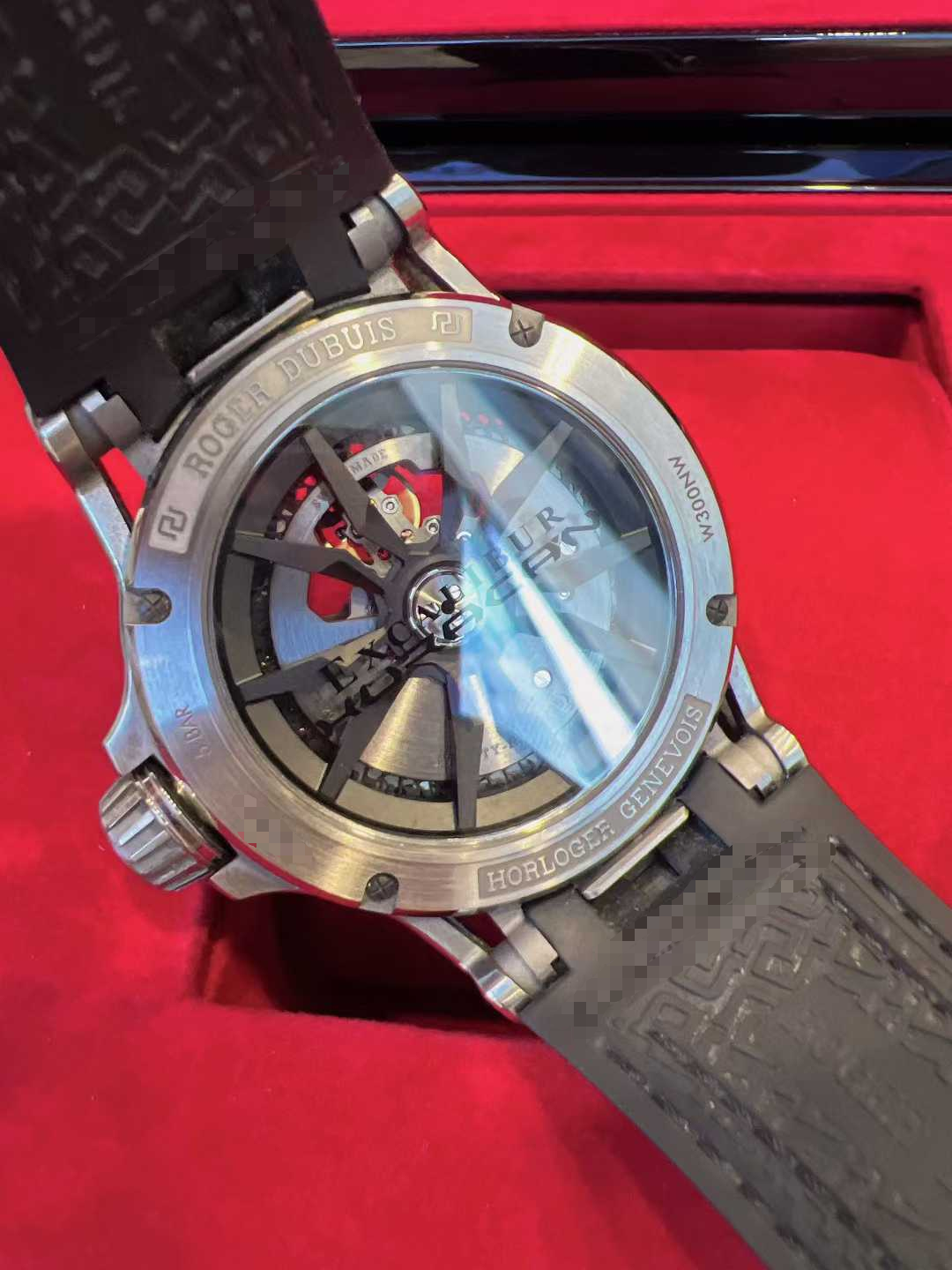 Roger Dubuis RDDBEX0748 detail 3