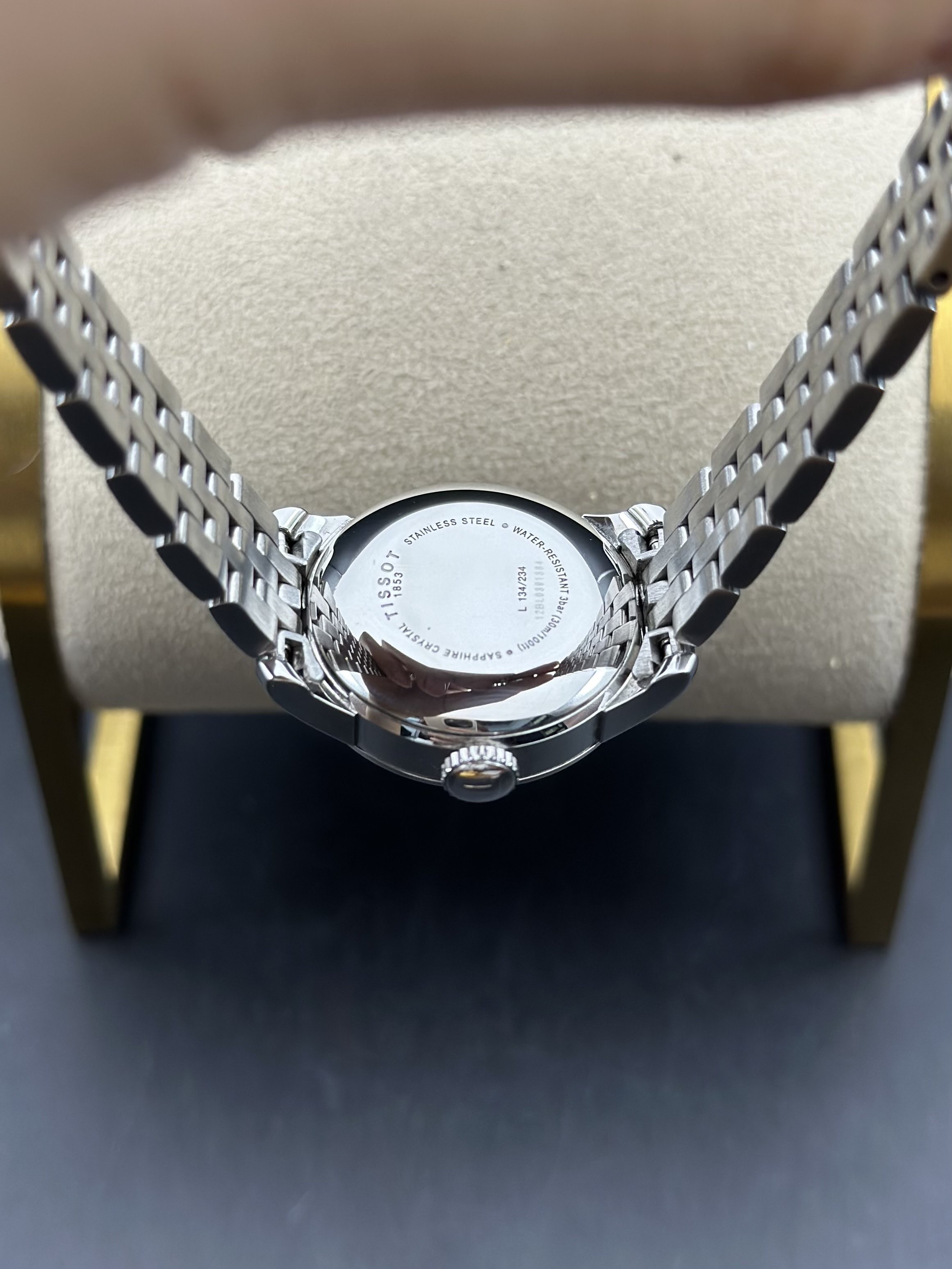 Tissot T41.1.183.53 detail 7
