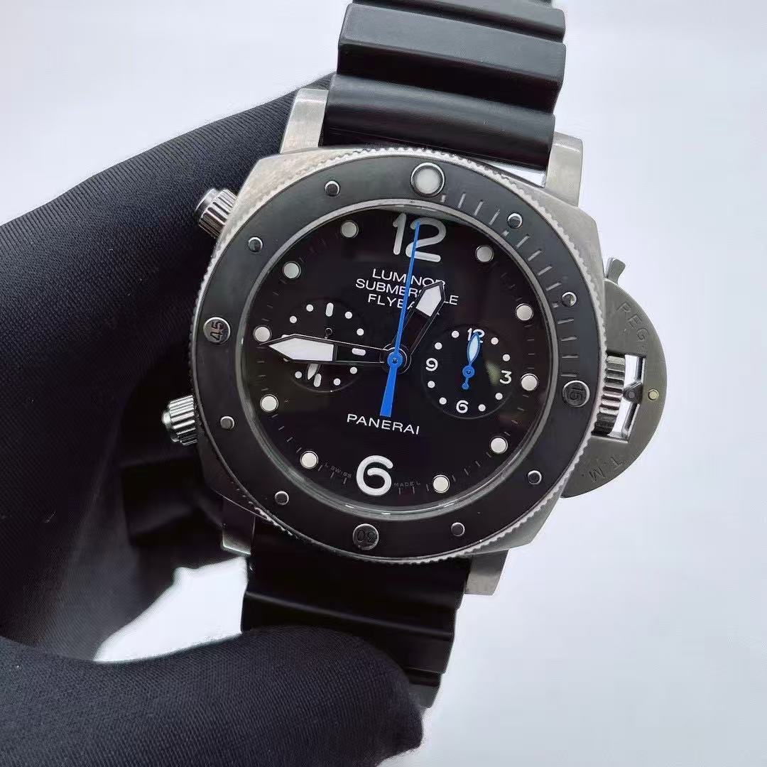 Panerai PAM00615 detail 1