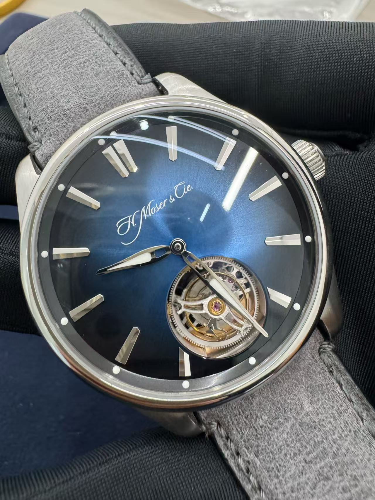 H.Moser & Cie() 3804-1201