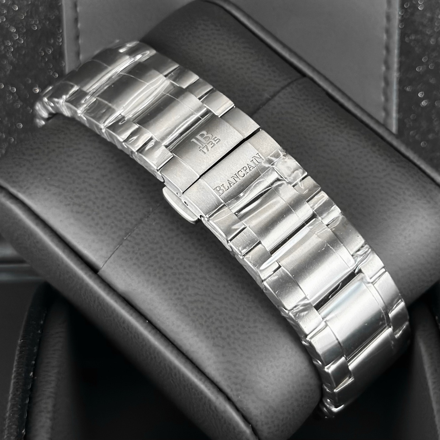 Blancpain 5200-1210-98S detail 3