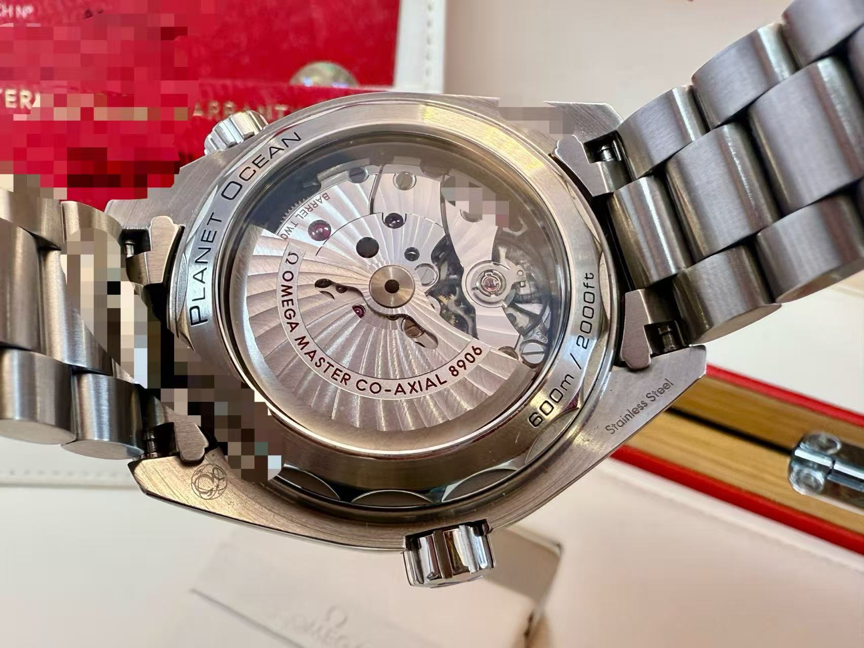 Omega 215.30.44.22.01.001 detail 6