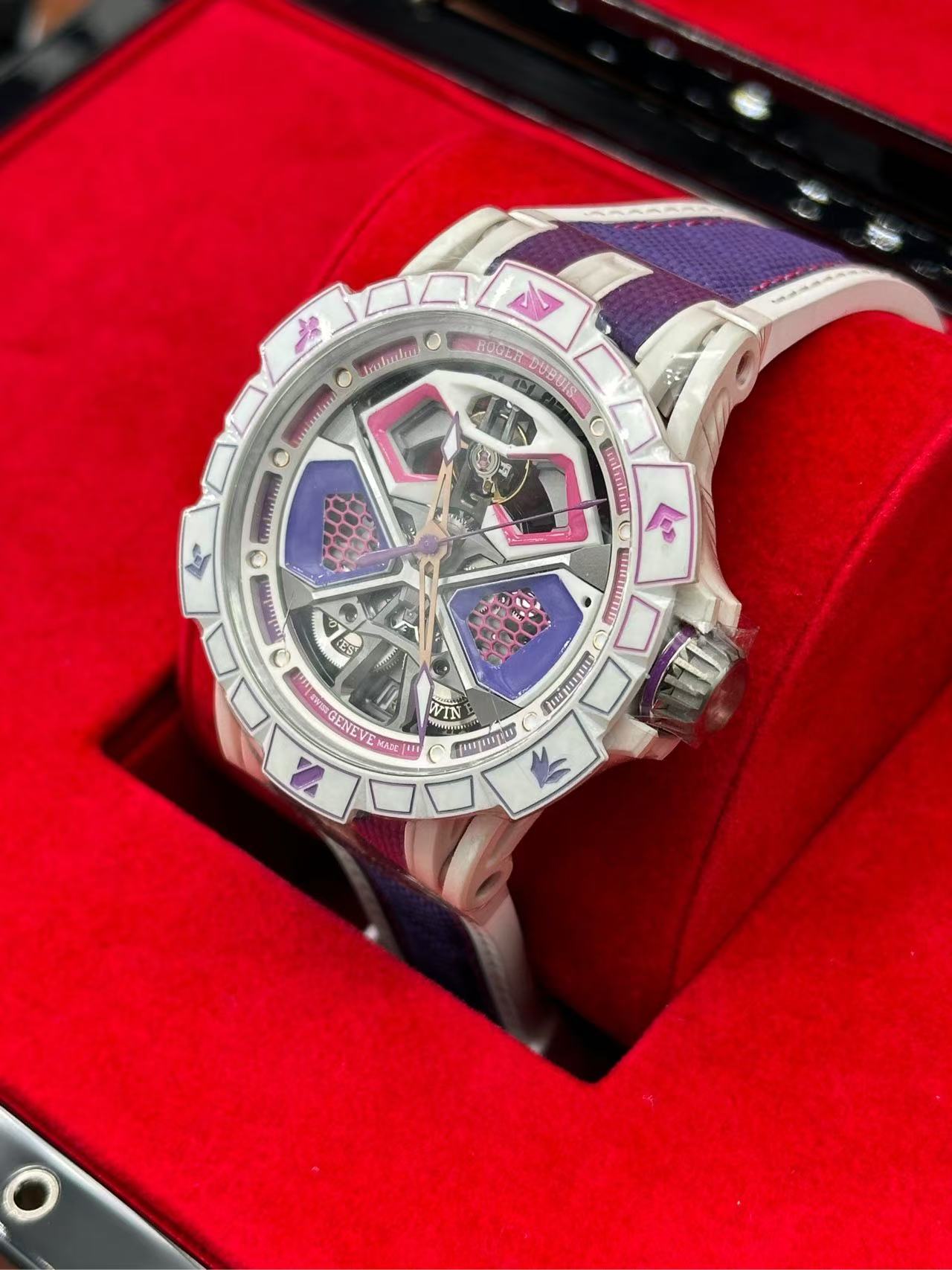 Roger Dubuis RDDBEX0975 detail 1
