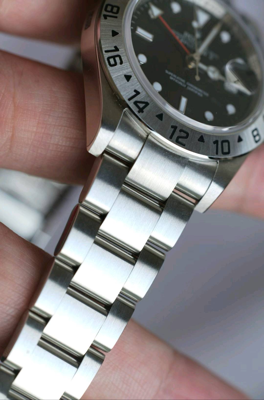 Rolex 16570 detail 1
