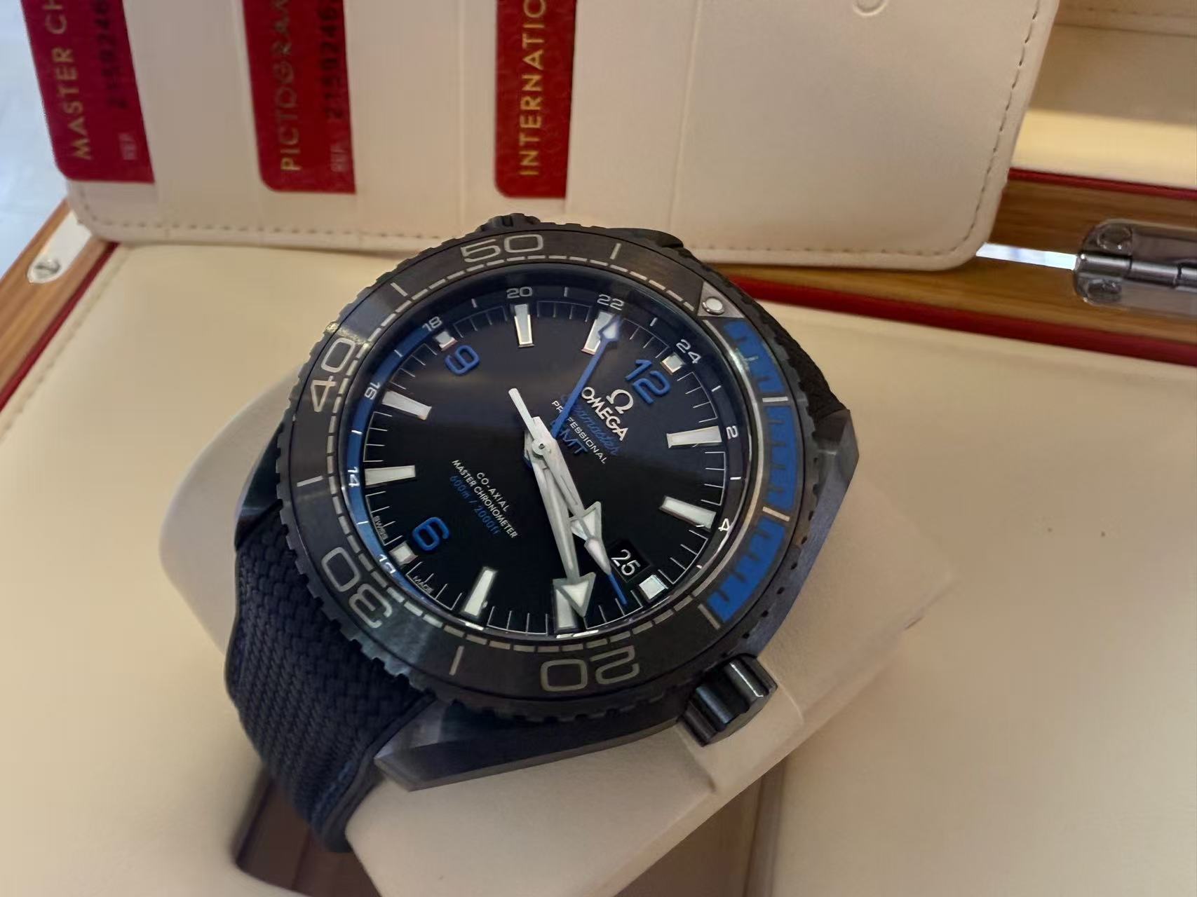 Omega 215.92.46.22.01.002 detail 6