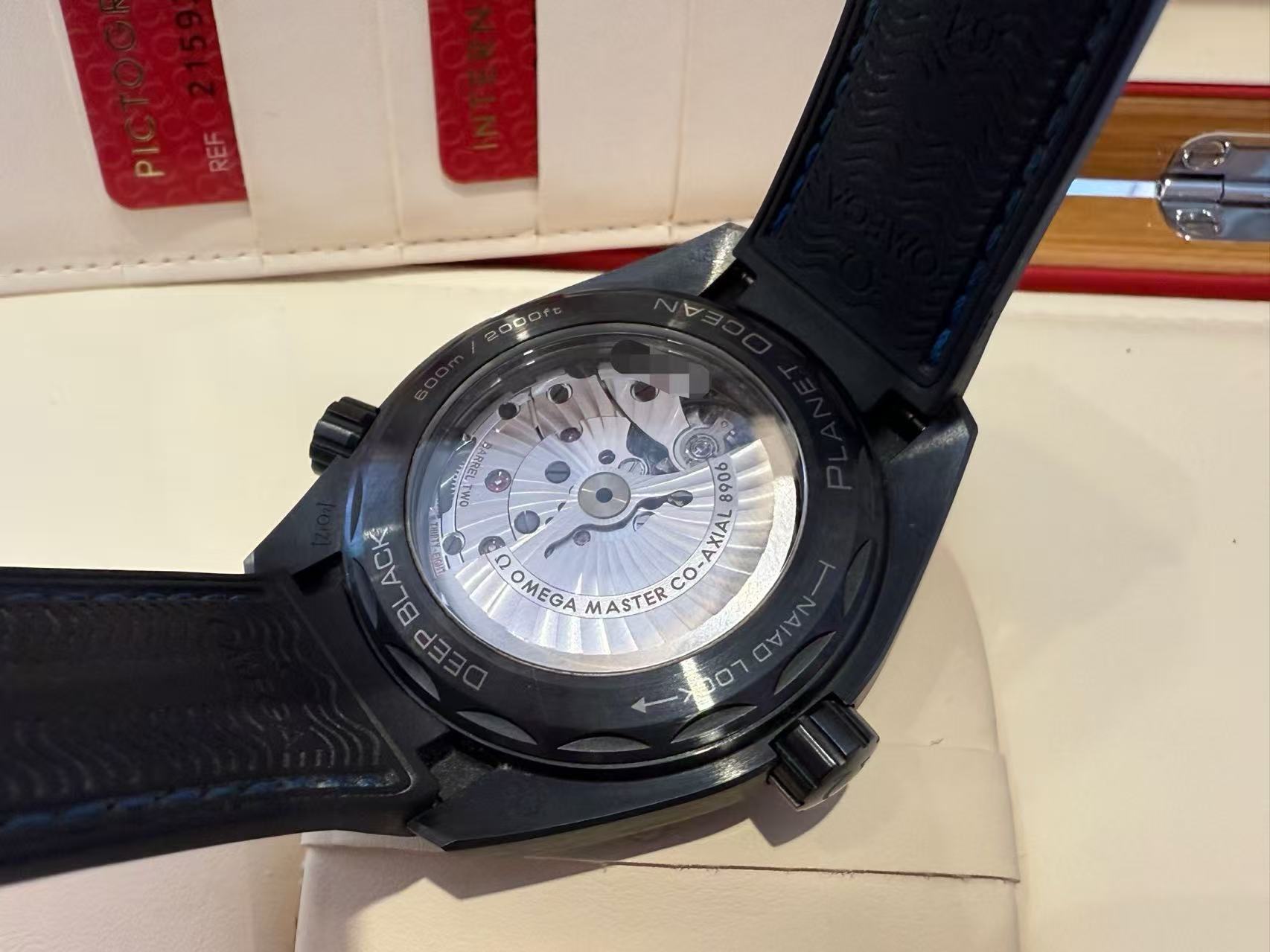 Omega 215.92.46.22.01.002 detail 7