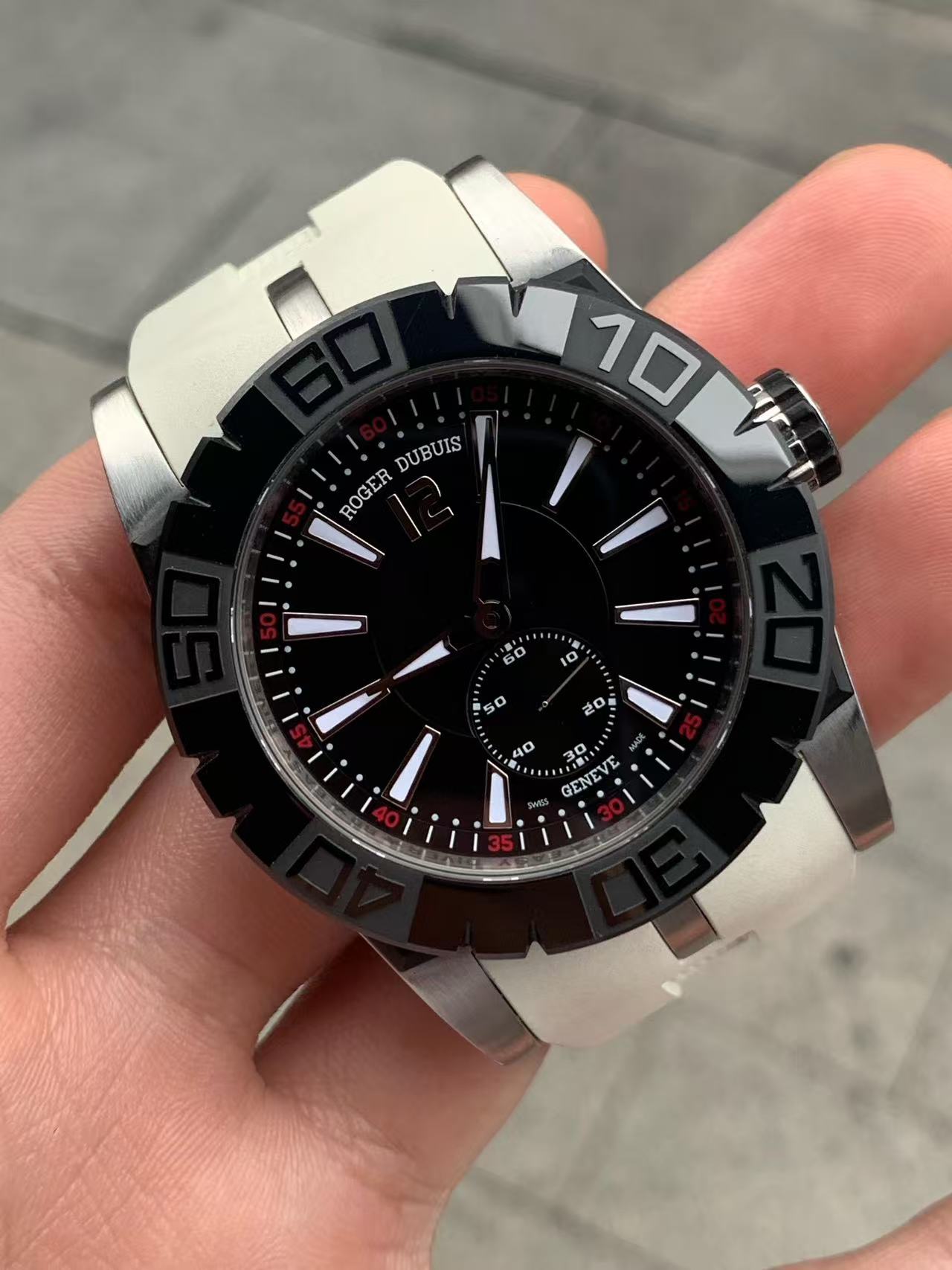 Roger Dubuis RDDBSE0280 detail 2