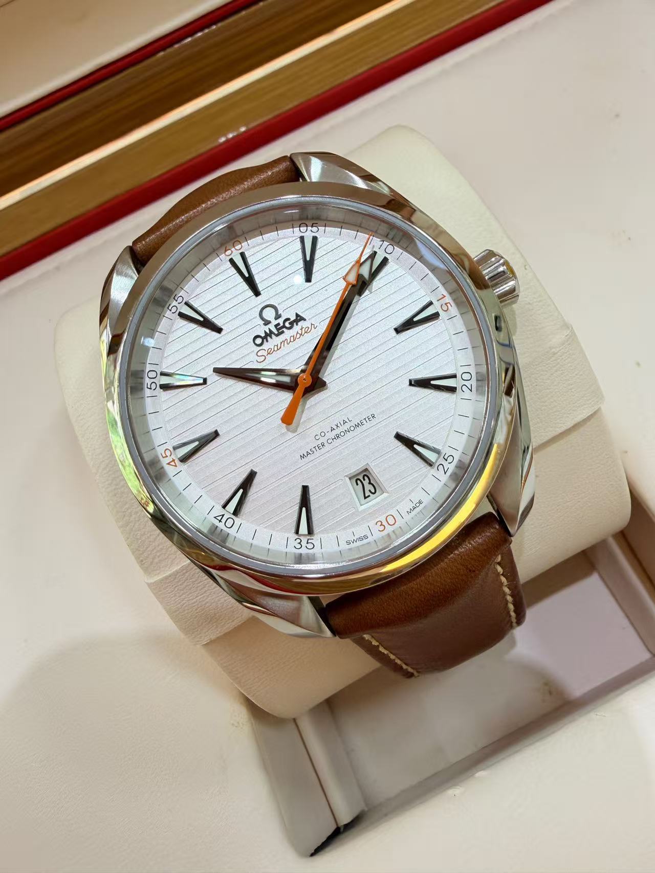 Omega 220.12.41.21.02.001 detail 6