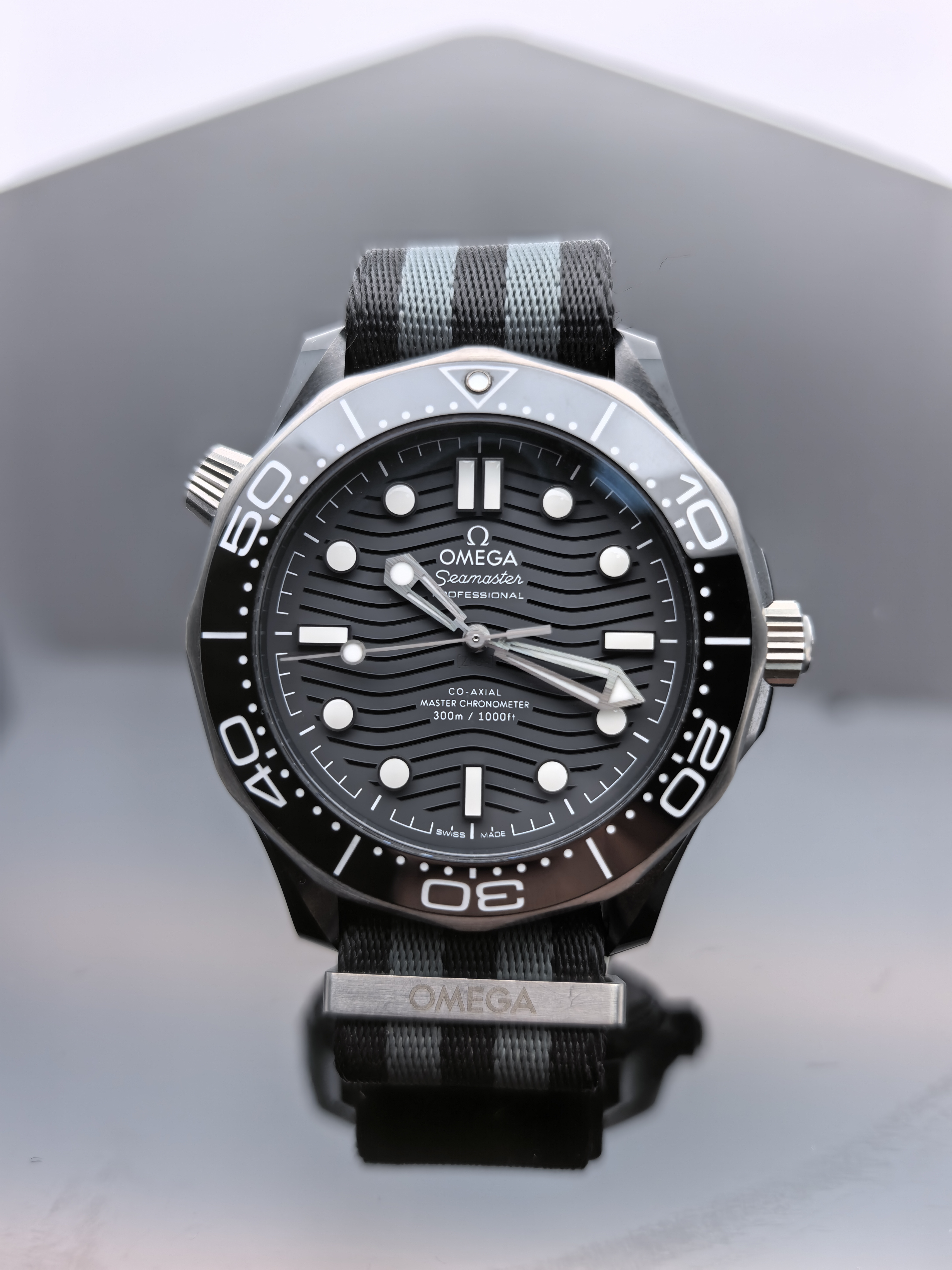 Omega 210.92.44.20.01.002