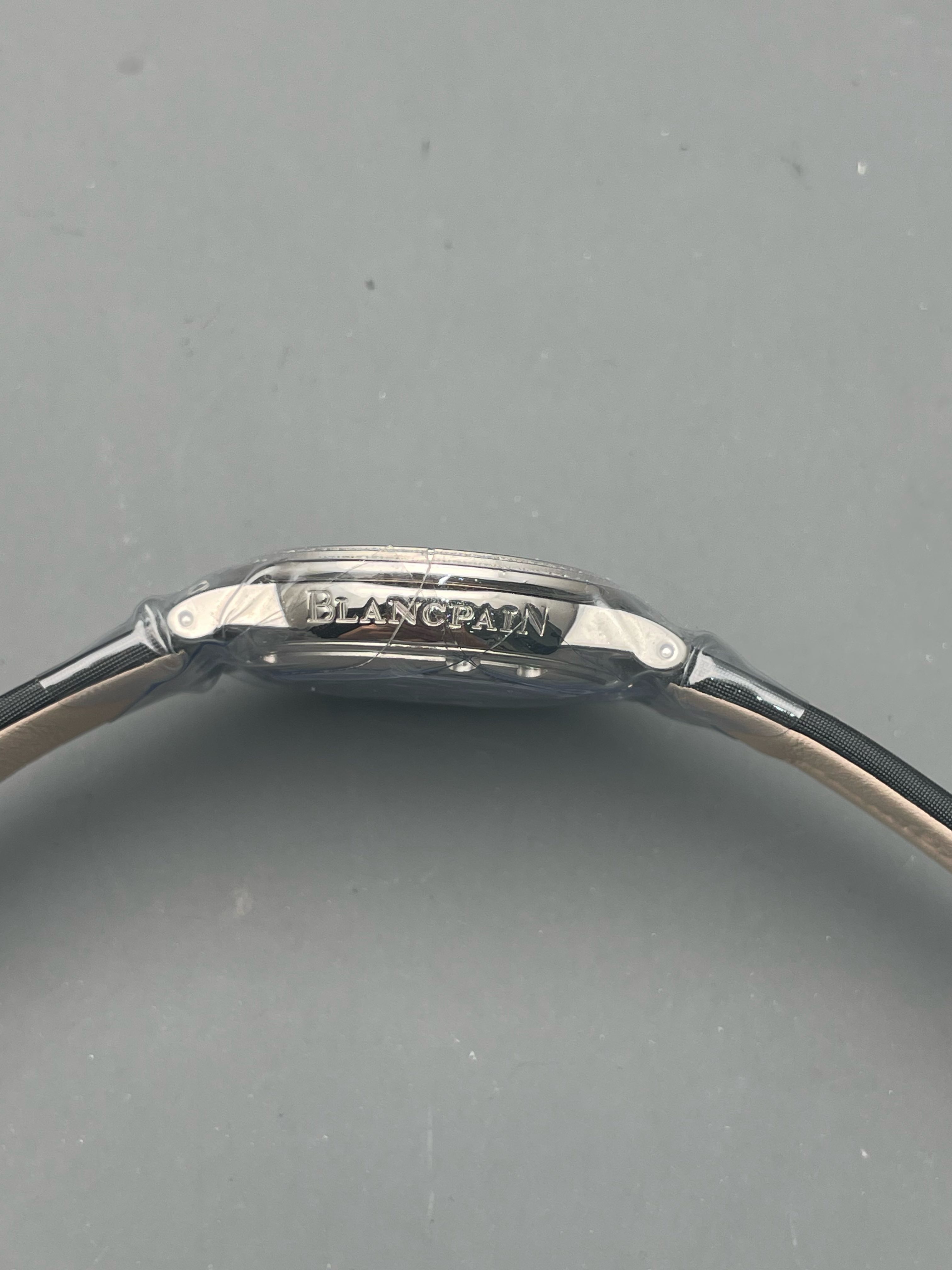 Blancpain 3300-3555-52B detail 3