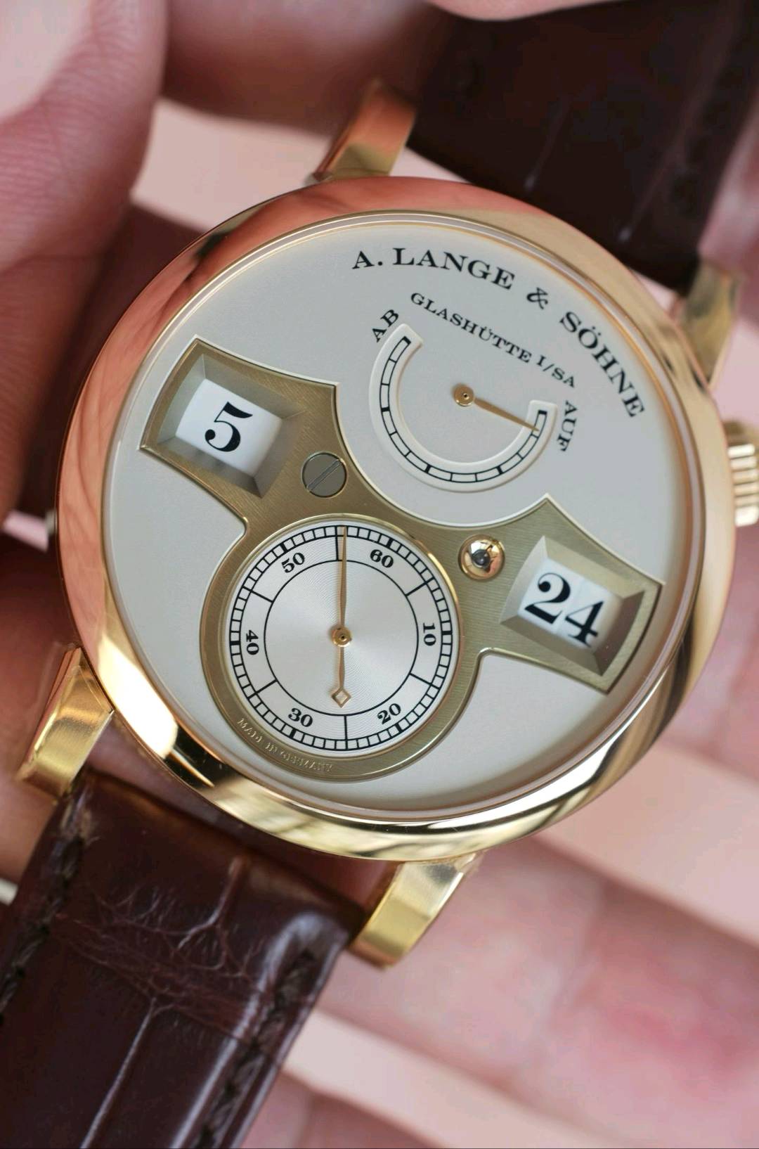 A. Lange & S&ouml;hne 140.032 detail 1
