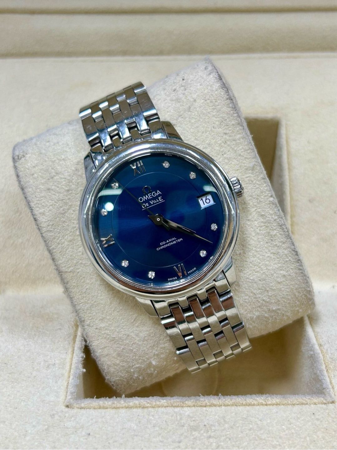Omega 424.10.33.20.53.001 detail 1