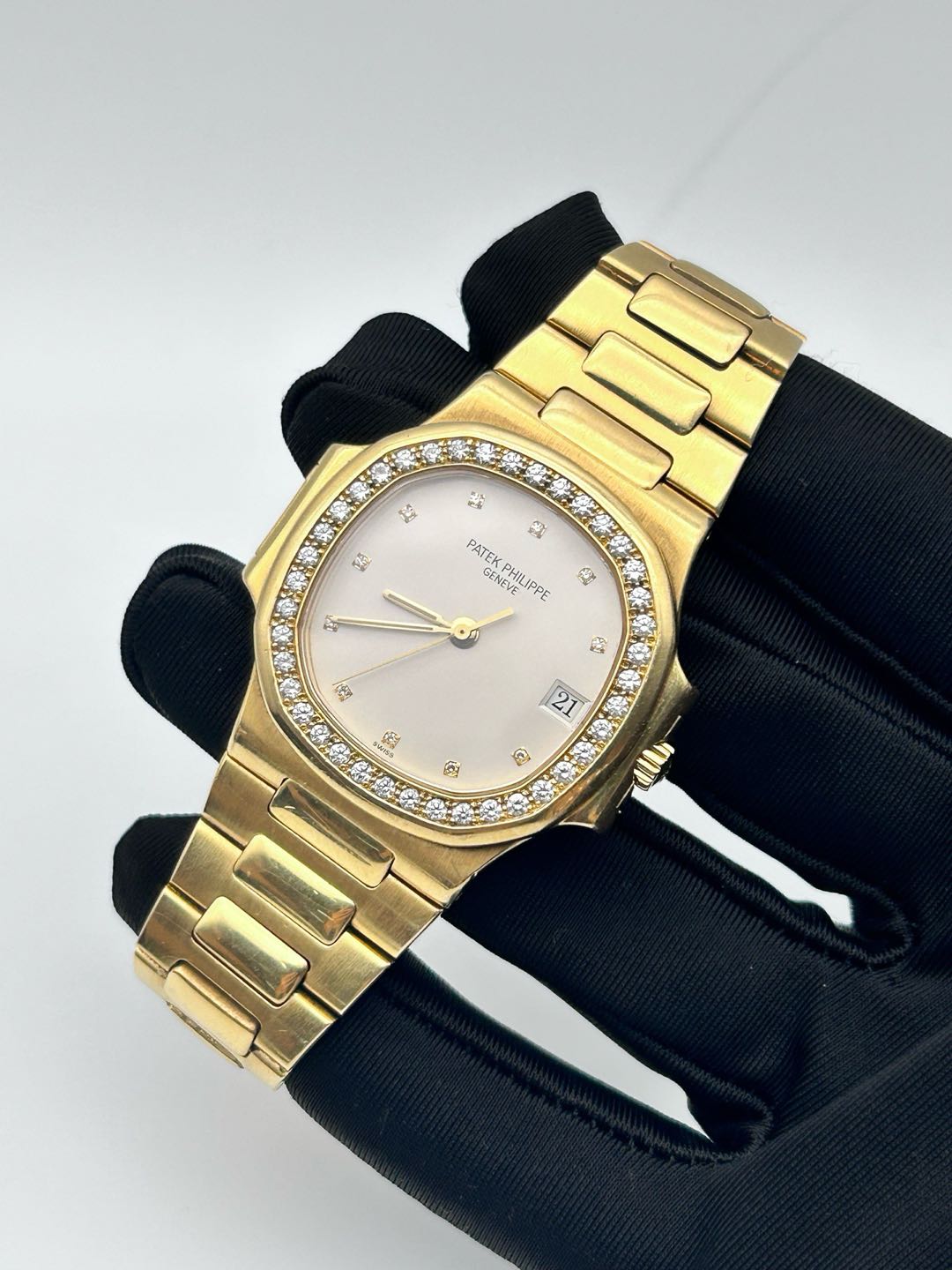 Patek Philippe 3800 / 3J-001 detail 1