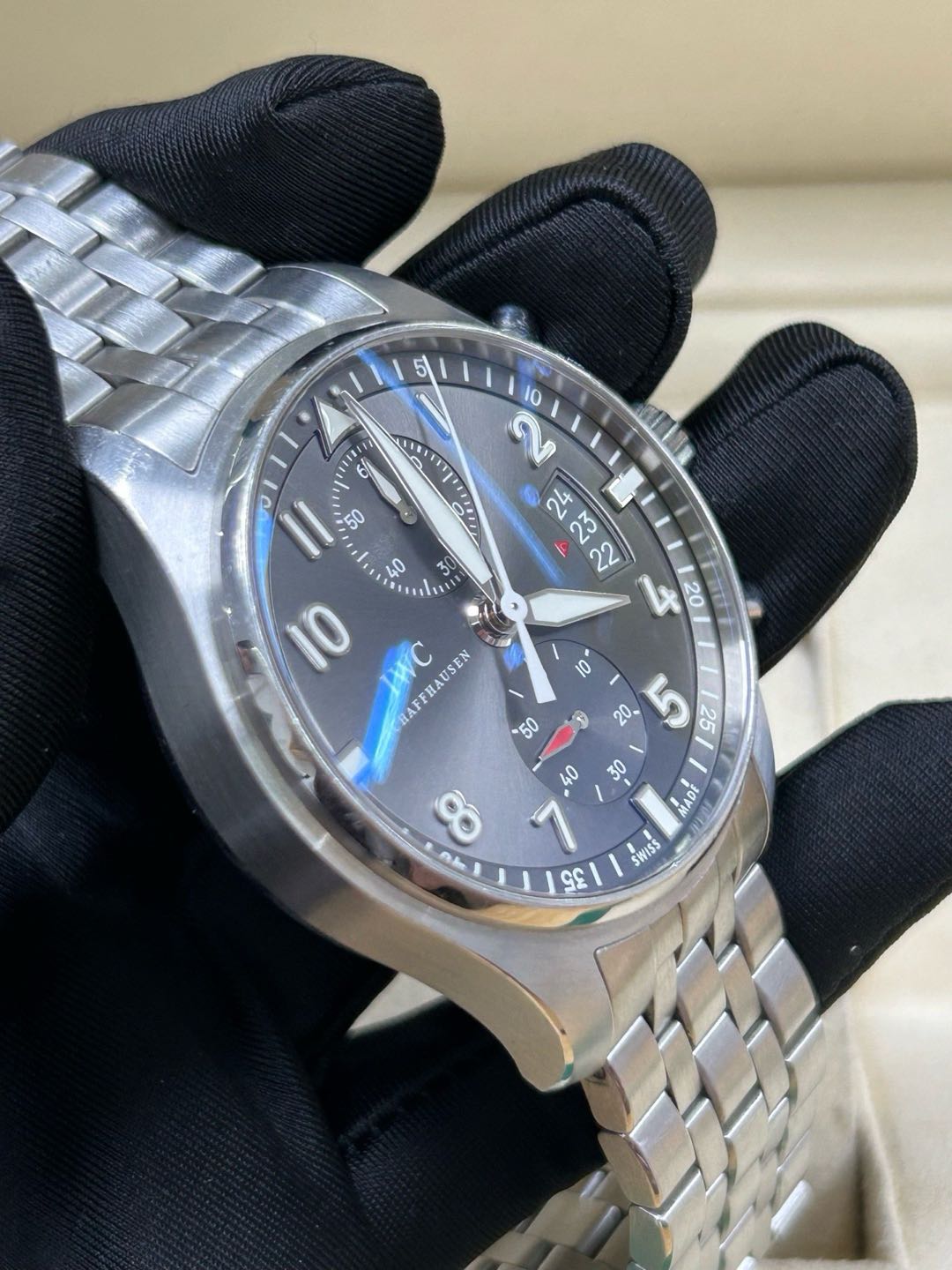 IWC IW387804 detail 4
