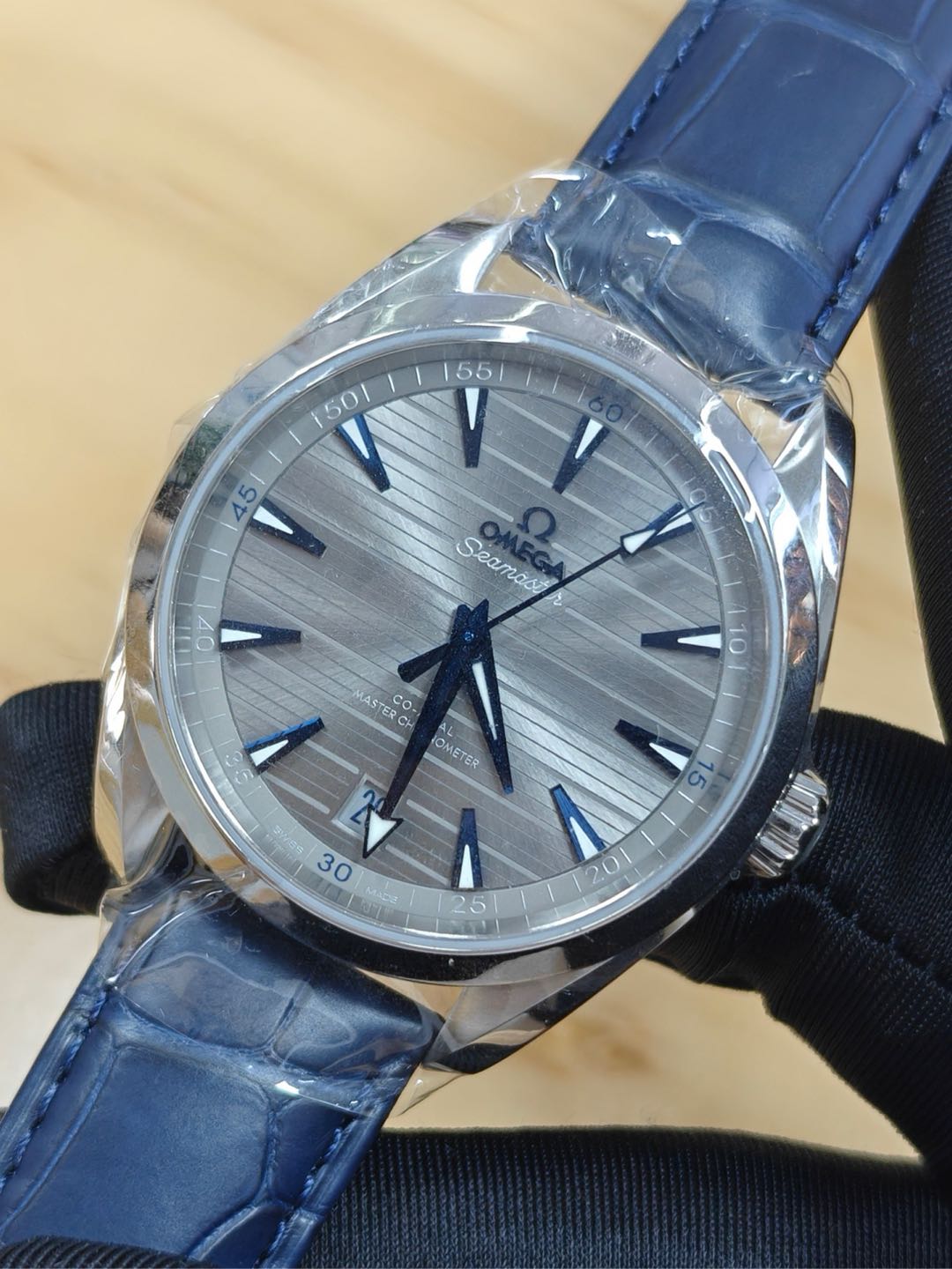 Omega 220.13.41.21.06.001