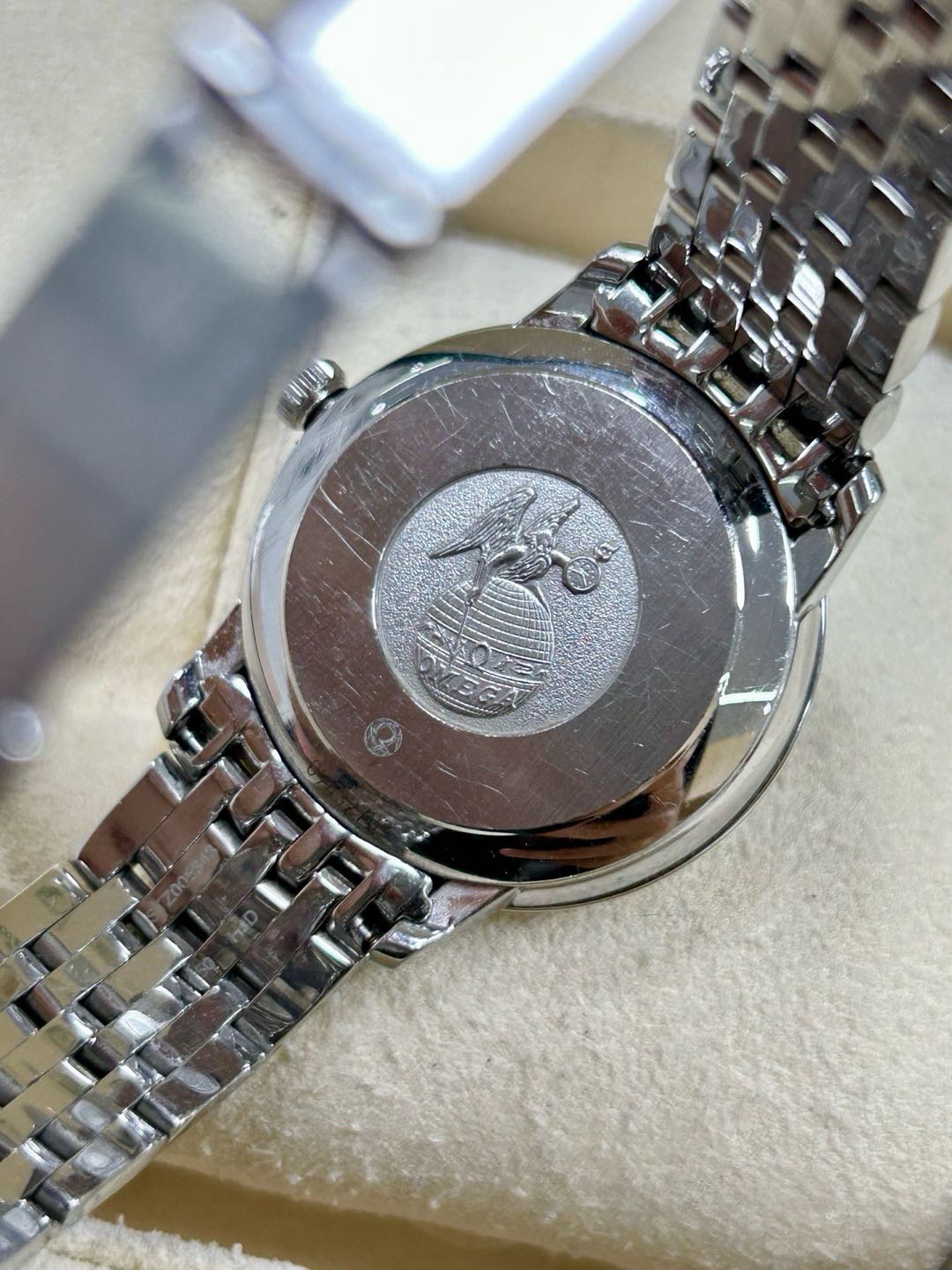 Omega 424.10.33.20.53.001 detail 5