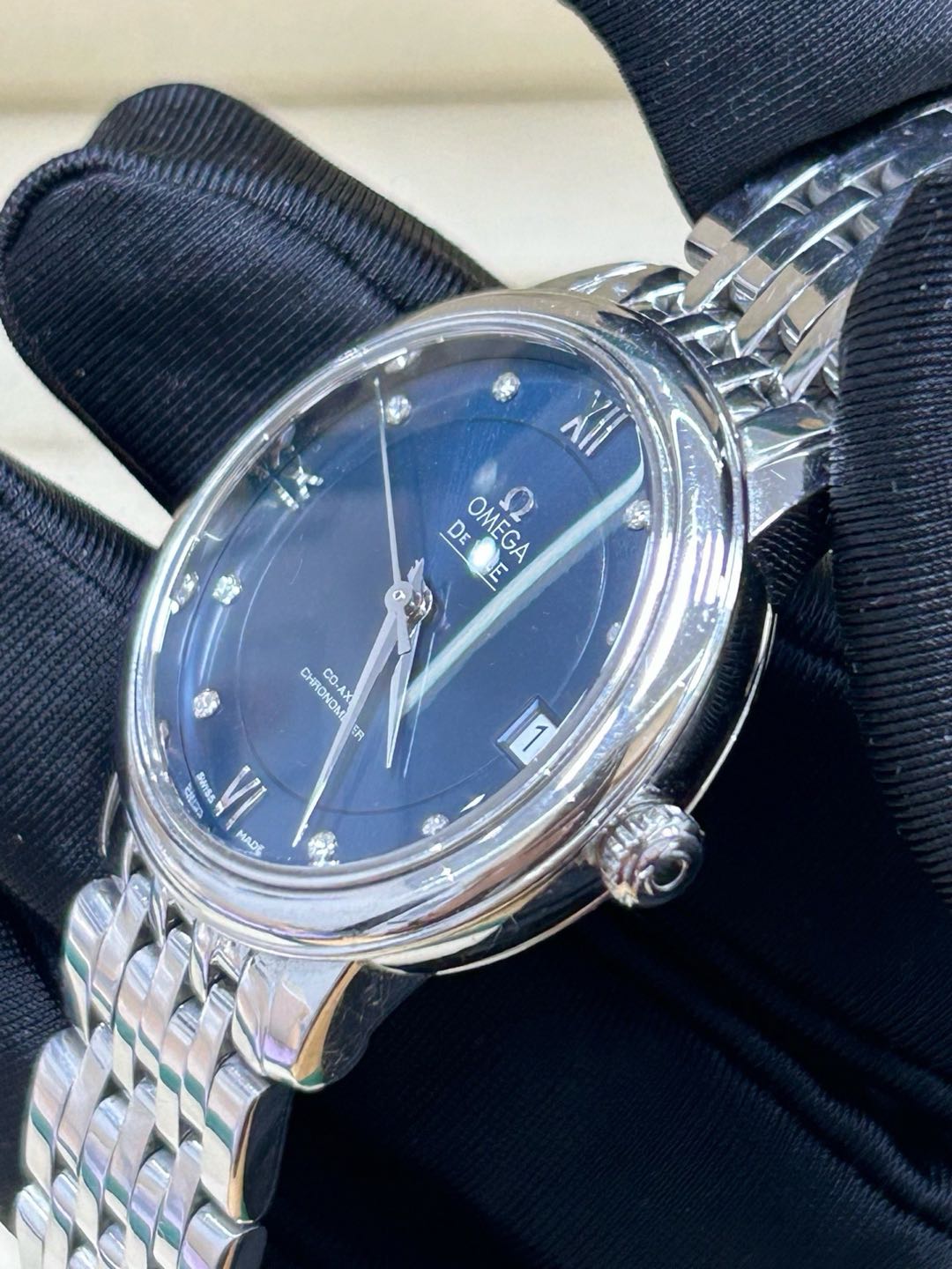 Omega 424.10.33.20.53.001 detail 3