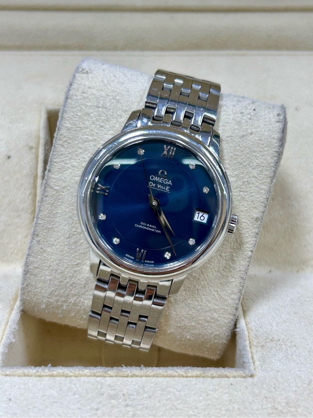 Omega 424.10.33.20.53.001 detail 2