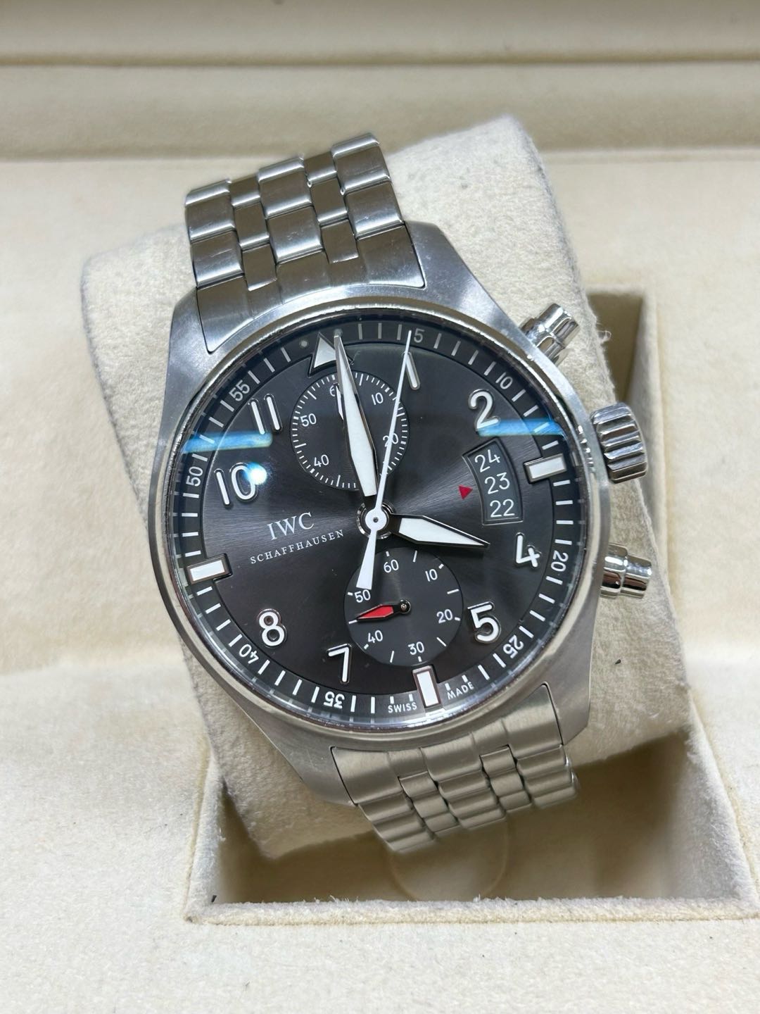 IWC IW387804 detail 1