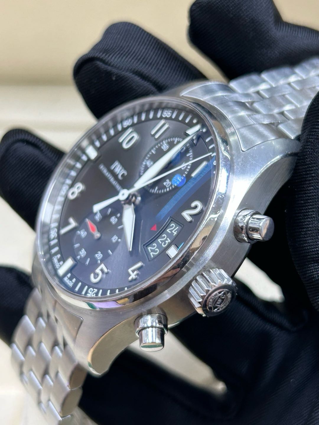 IWC IW387804 detail 3