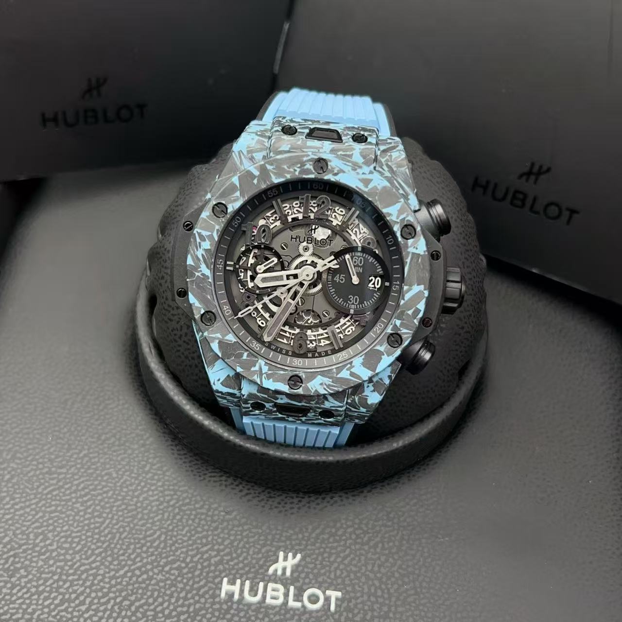 Hublot 421.QL.1110.RX.JPN detail 4
