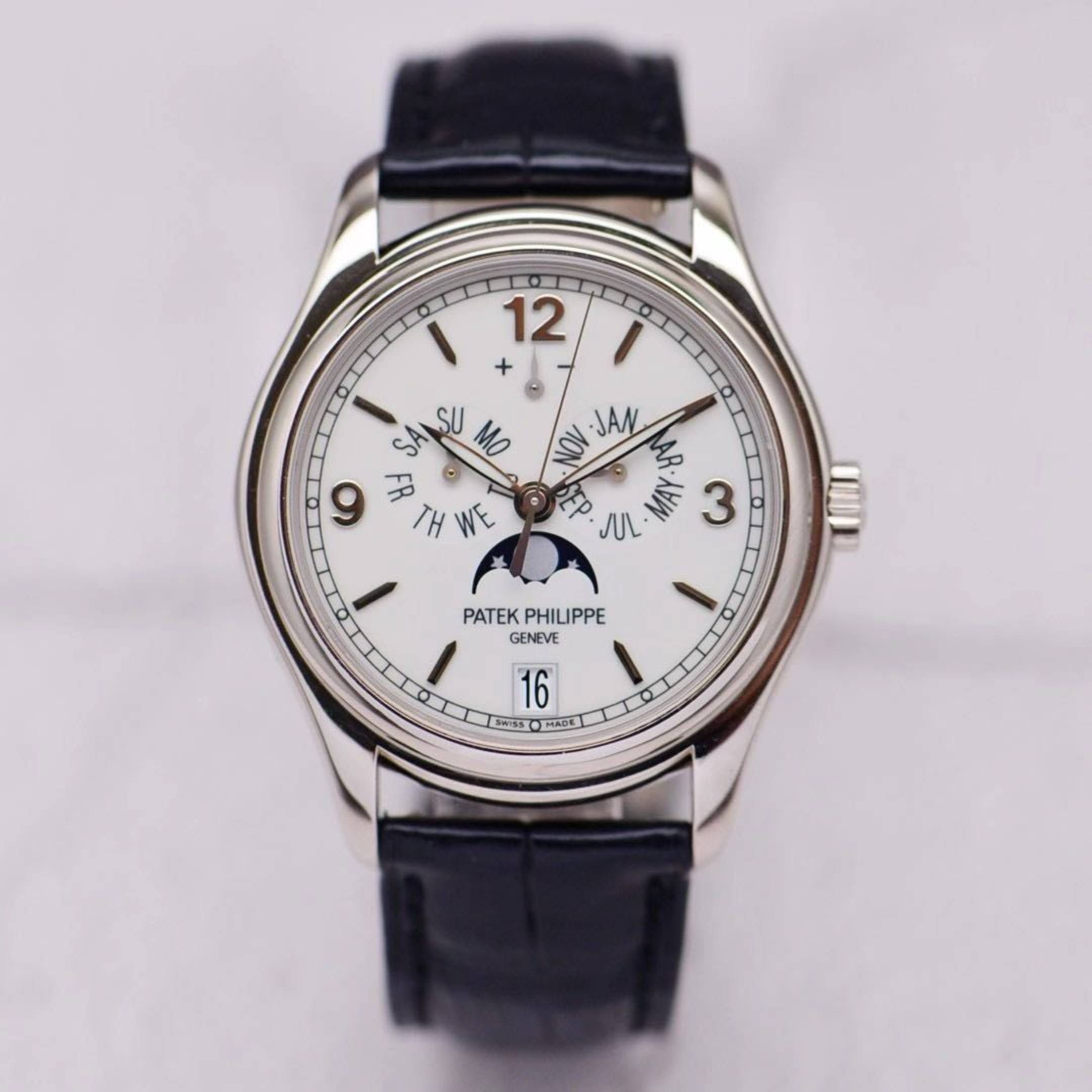 Patek Philippe 5146G-001 detail 1