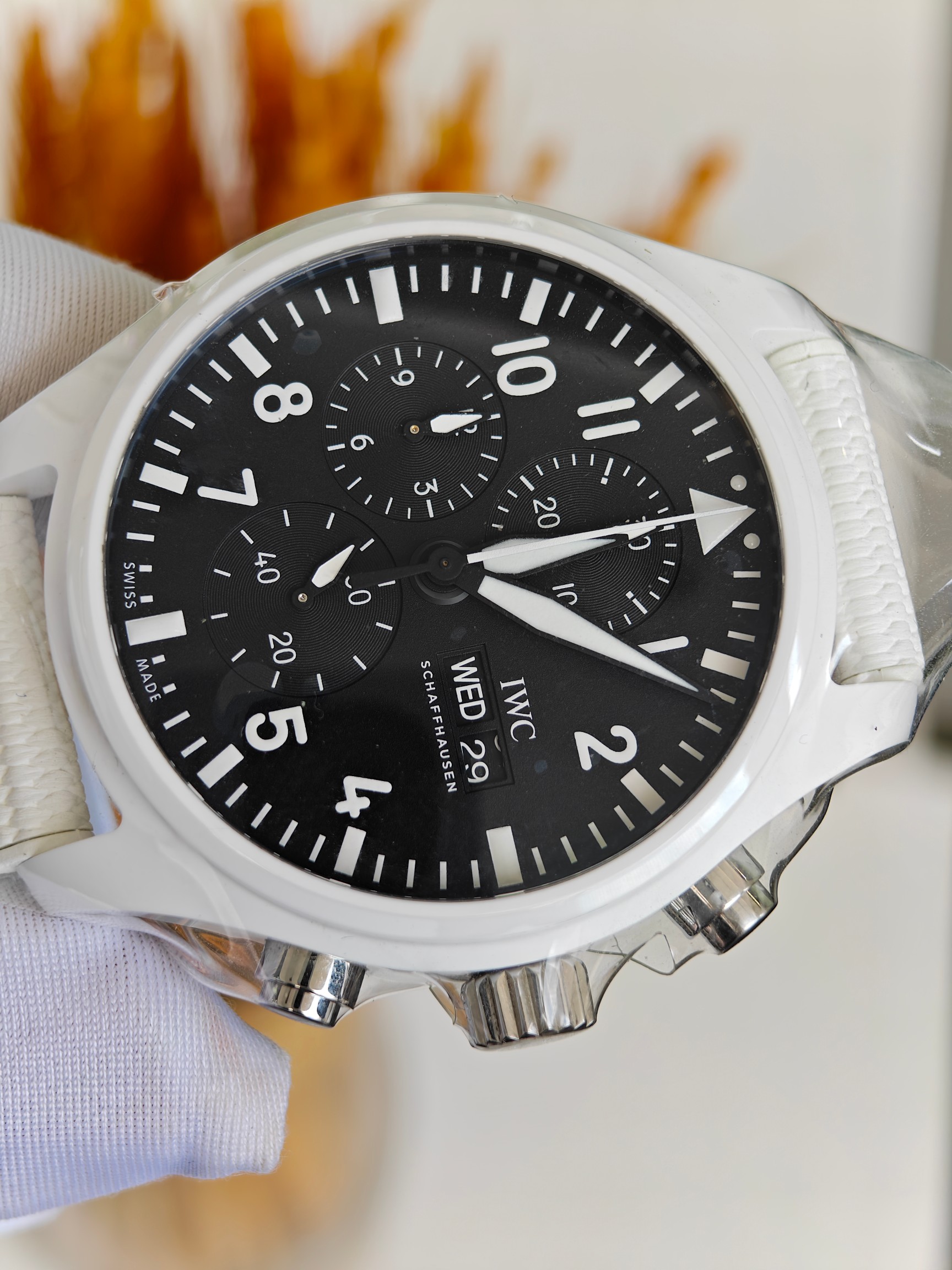 IWC IW389105 detail 1