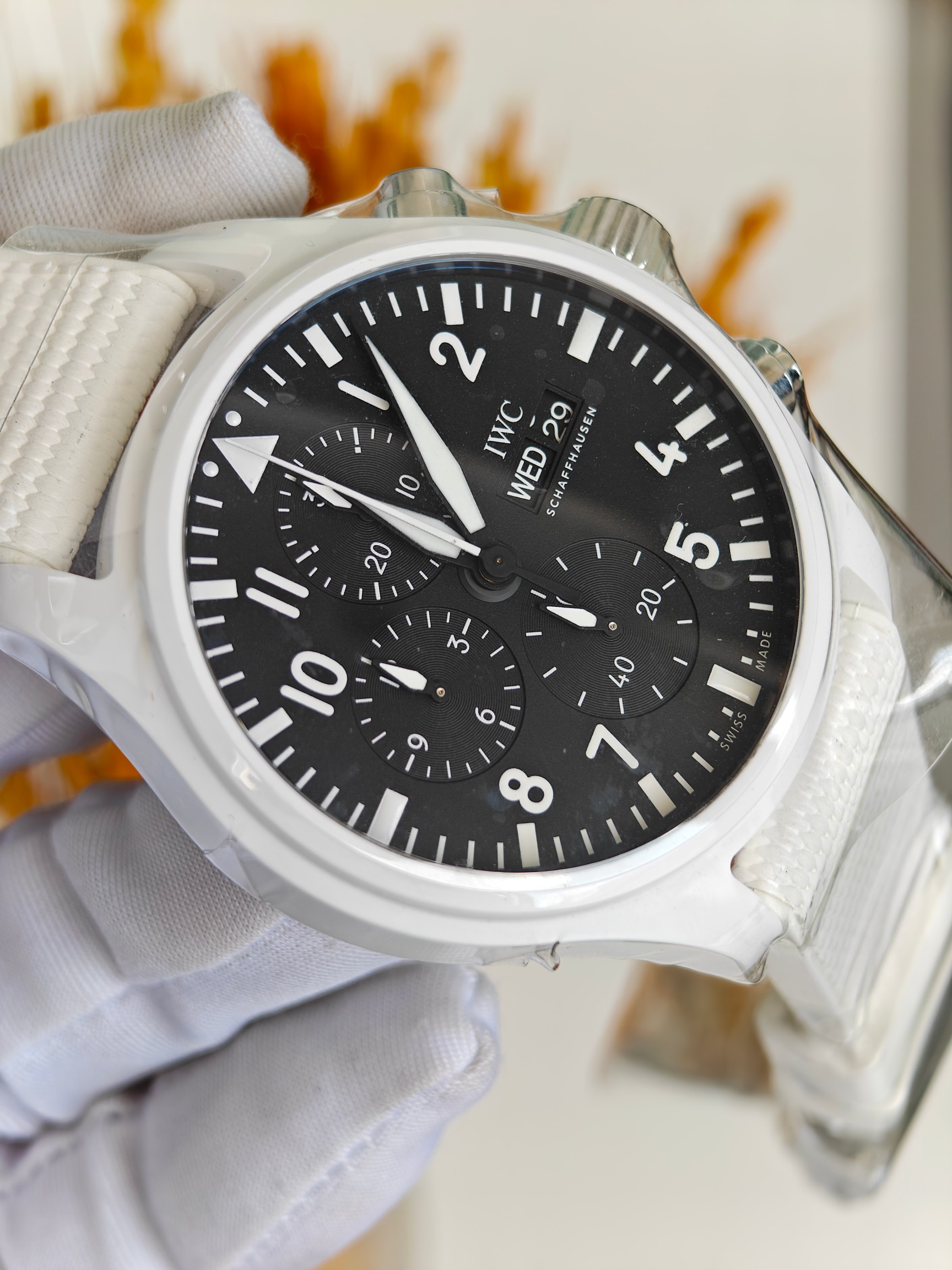 IWC IW389105 detail 2