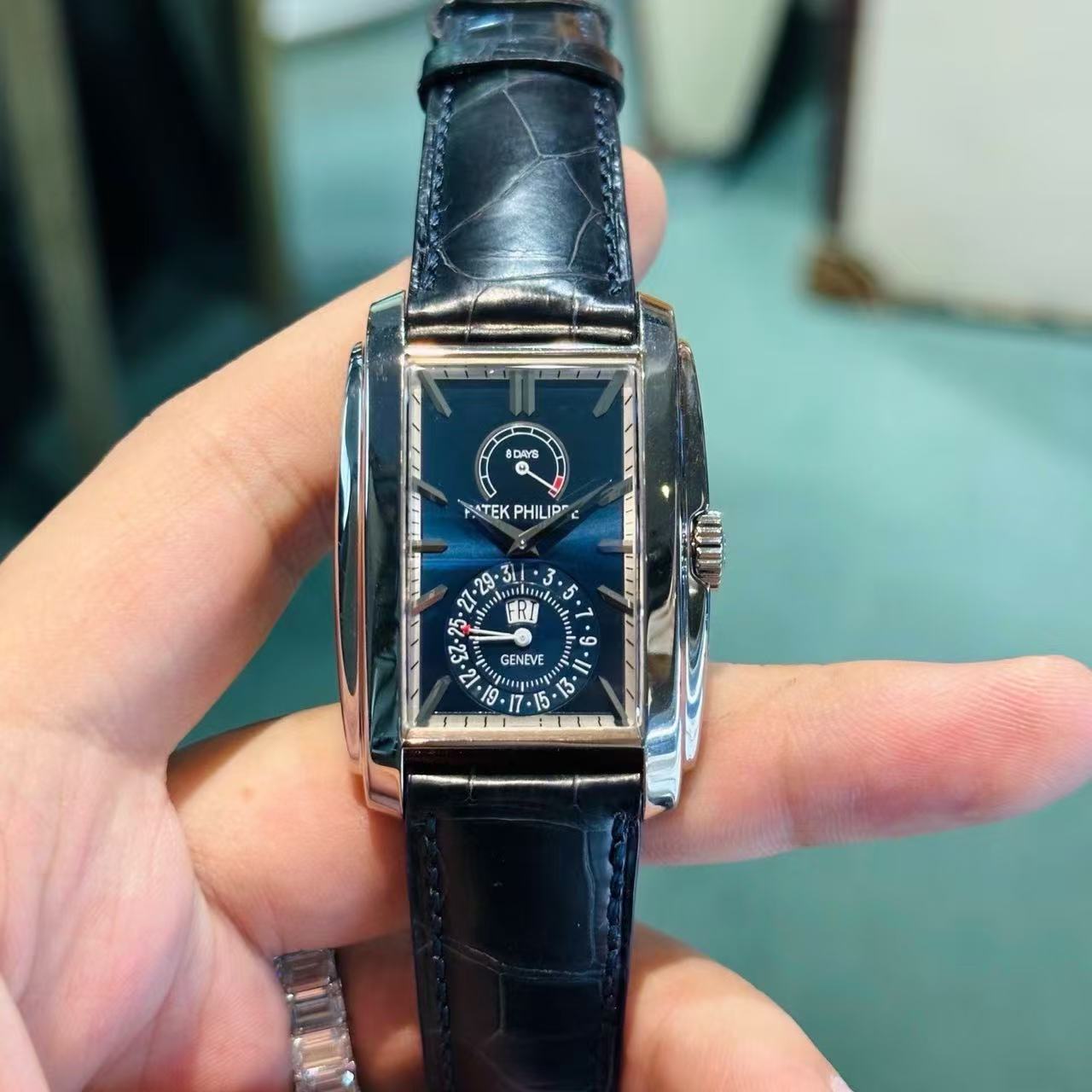 Patek Philippe 5200G-001 detail 3