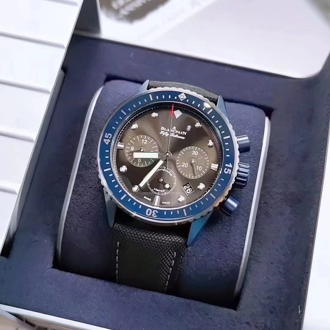 Blancpain 5200-0310-G52A detail 1