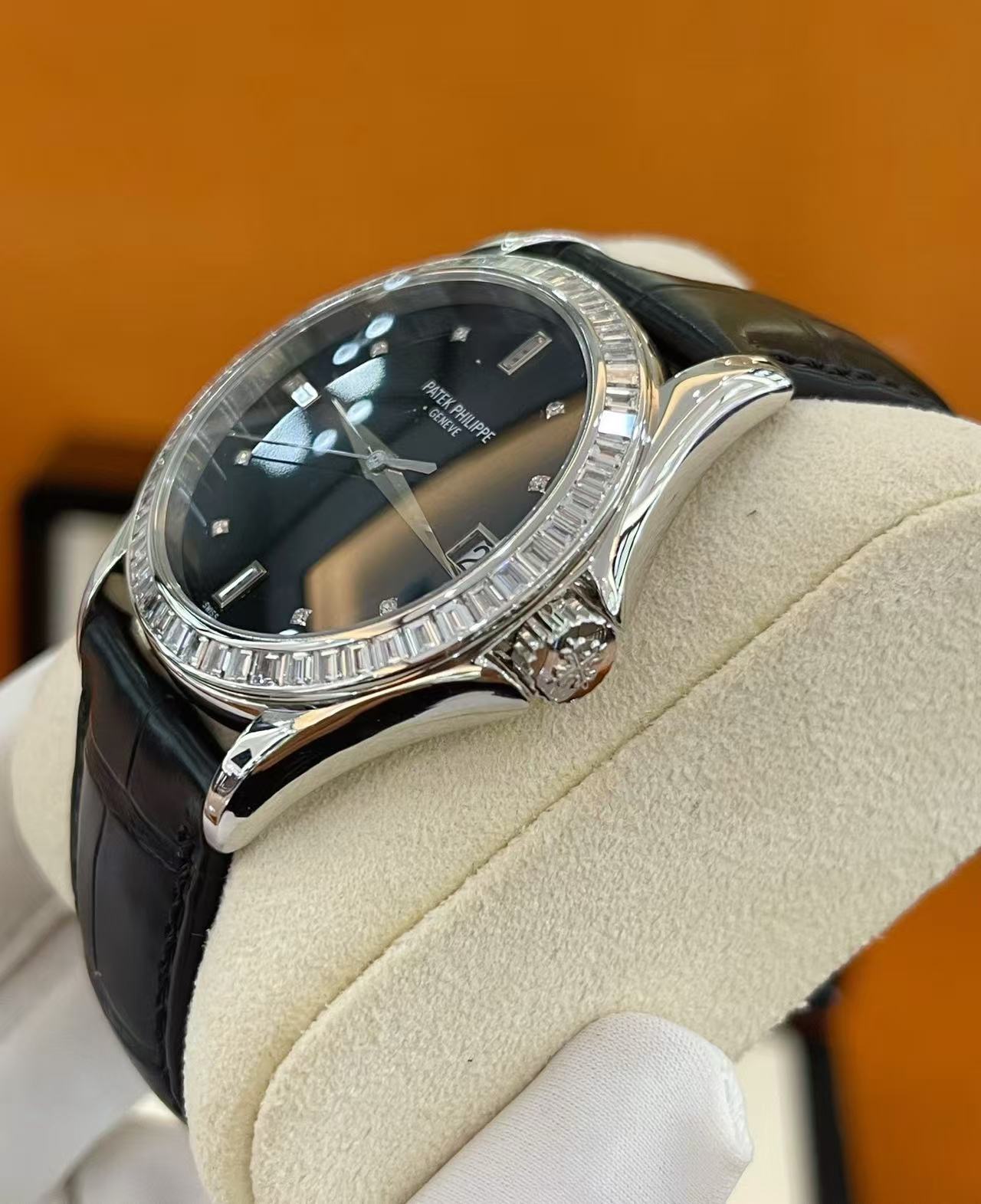 Patek Philippe 5118-P-001 detail 1