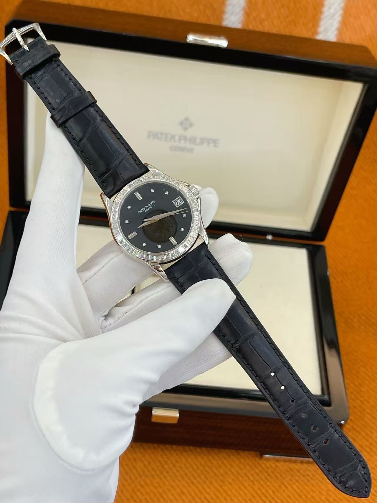 Patek Philippe 5118-P-001 detail 3