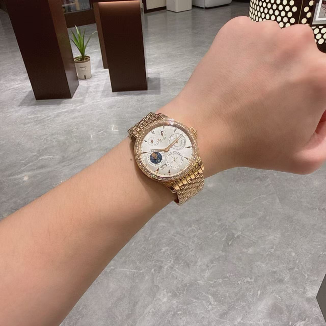 Jaeger-LeCoultre 1612103 detail 1