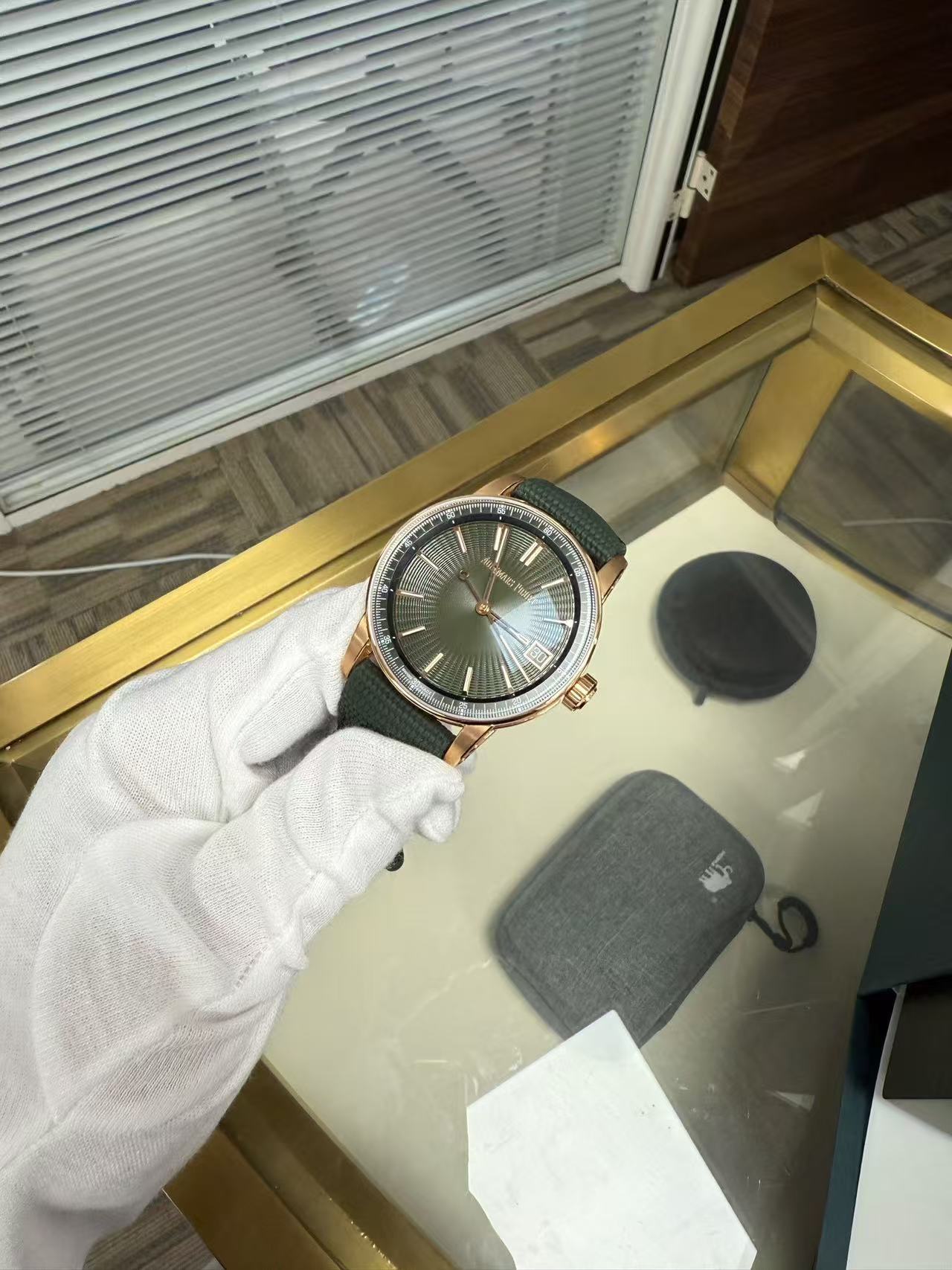 Audemars Piguet 15210OR.OO.A056KB.01 detail 1