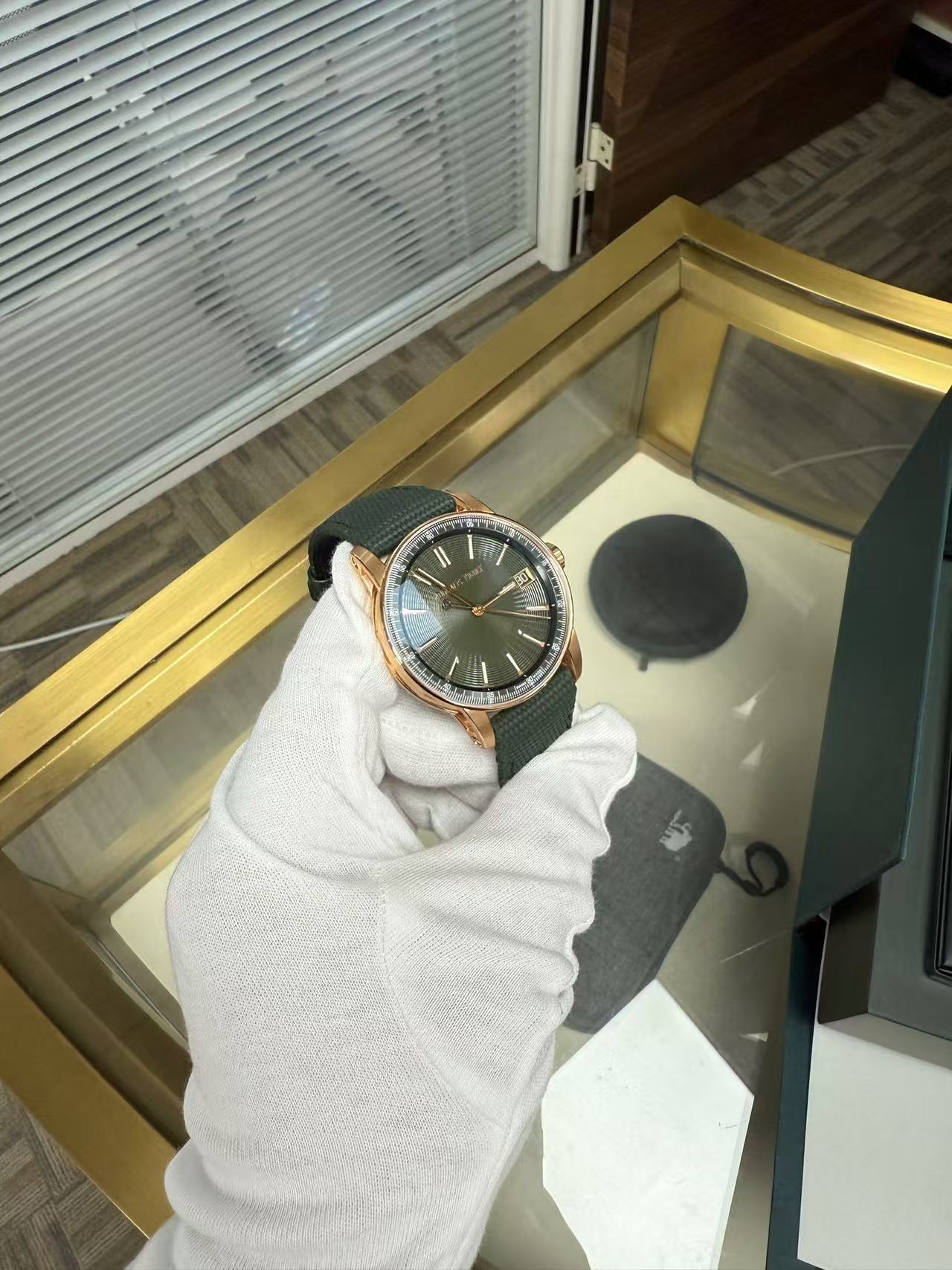 Audemars Piguet 15210OR.OO.A056KB.01 detail 2