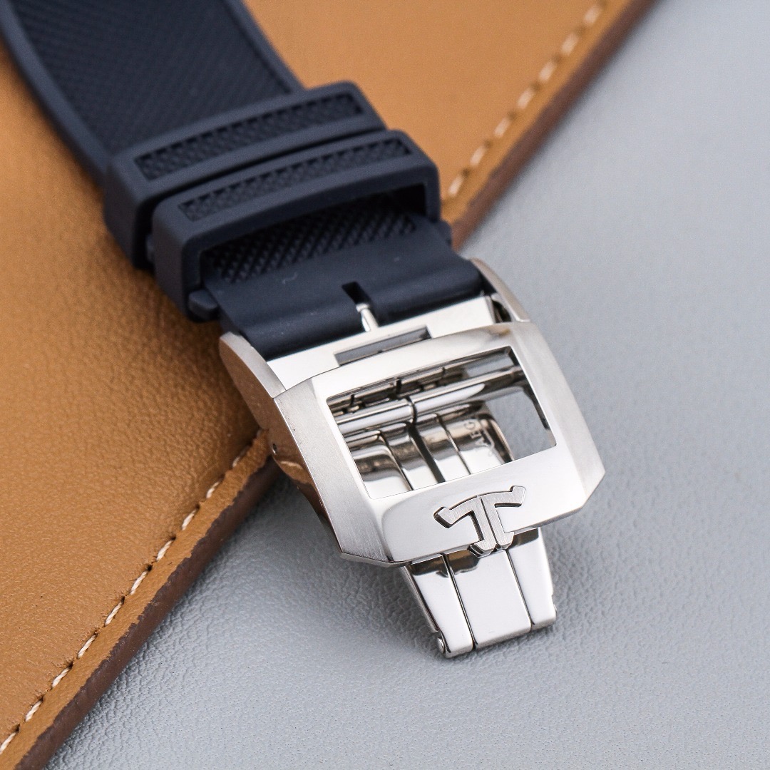 Jaeger-LeCoultre 9068681 detail 3