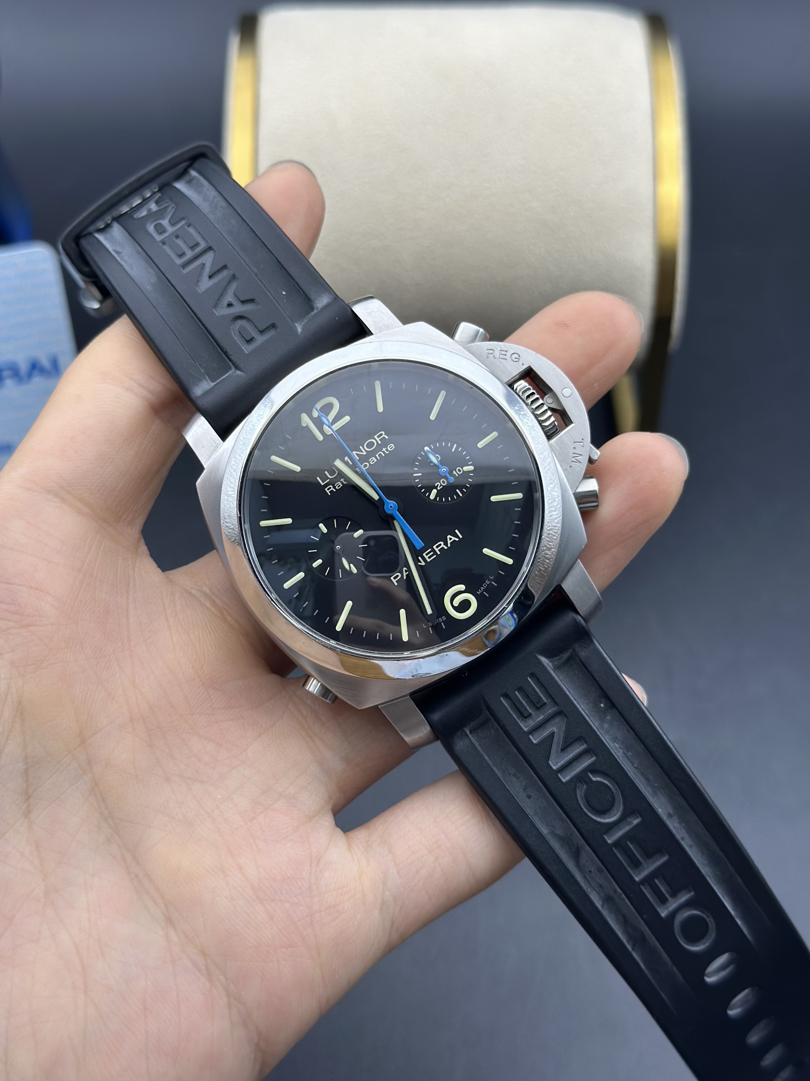 Panerai PAM00362 detail 1