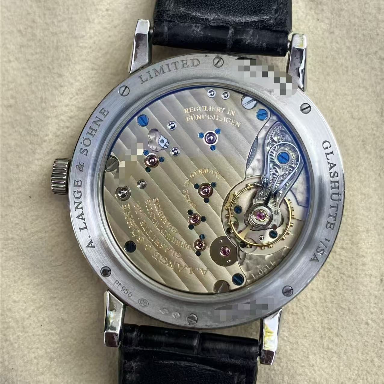 A. Lange & S&ouml;hne 236.049 detail 1