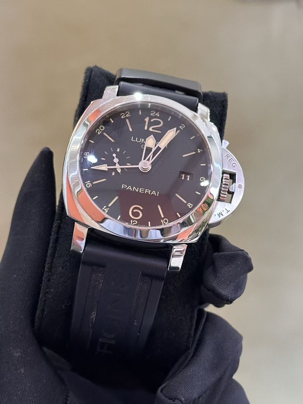 Panerai PAM00531 detail 1
