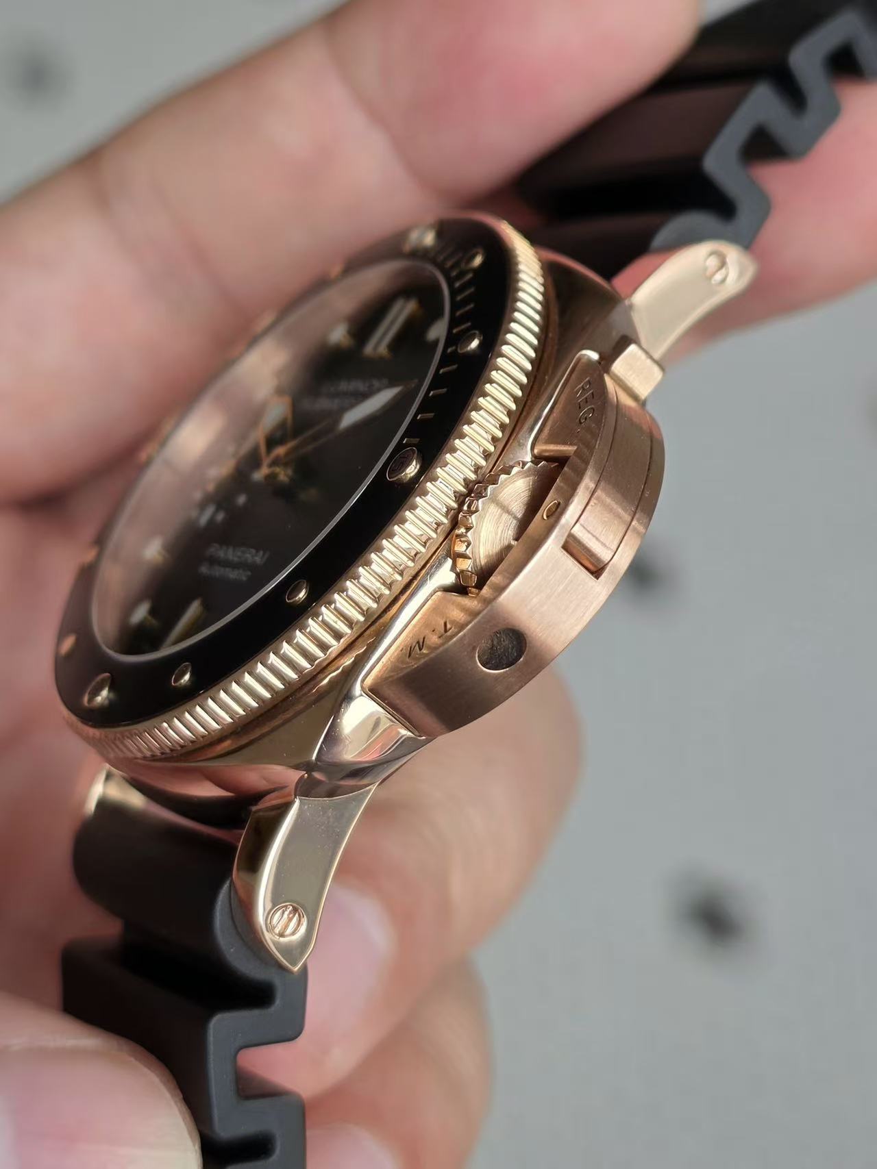 Panerai PAM00684 detail 3