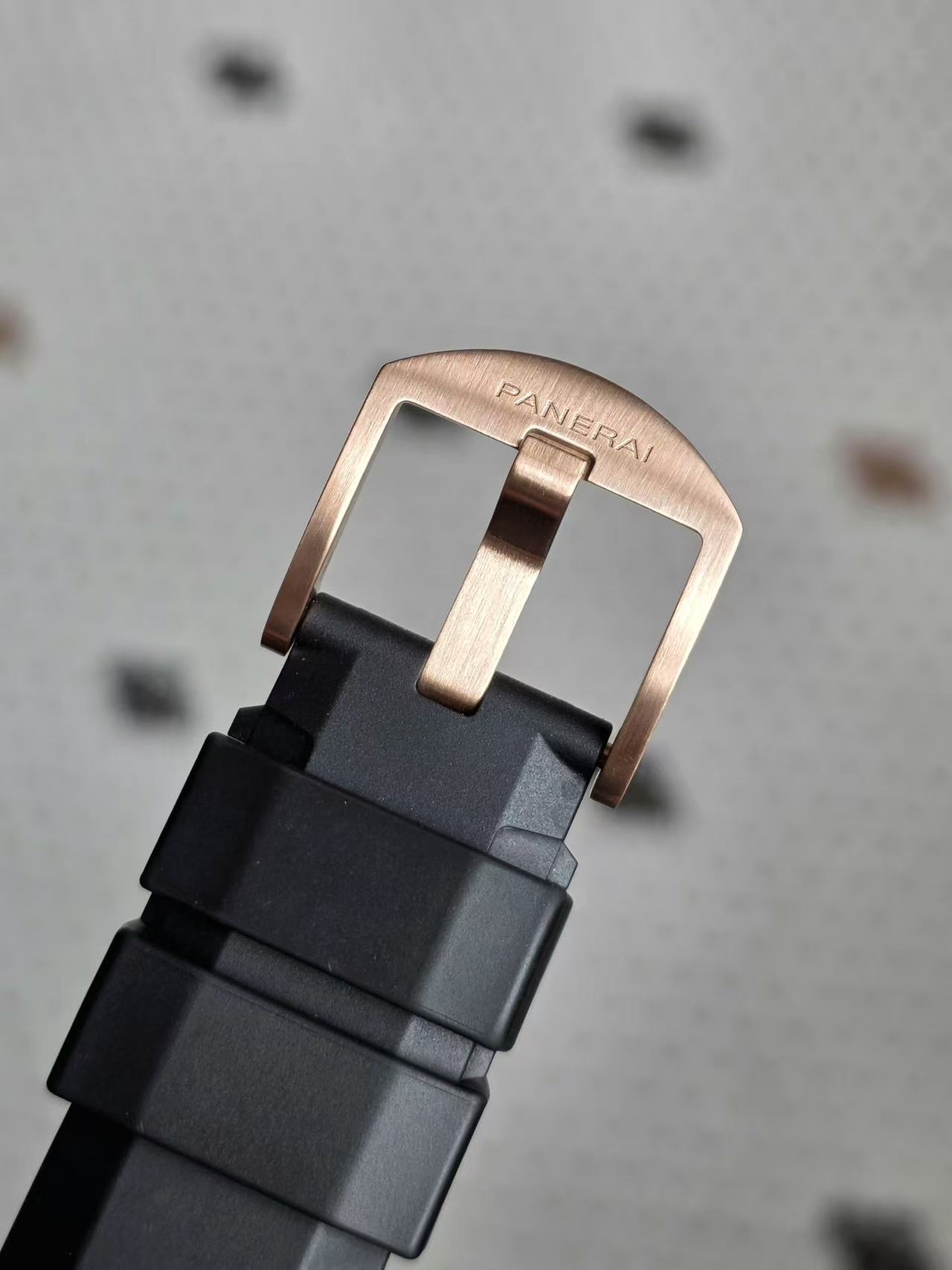 Panerai PAM00684 detail 4