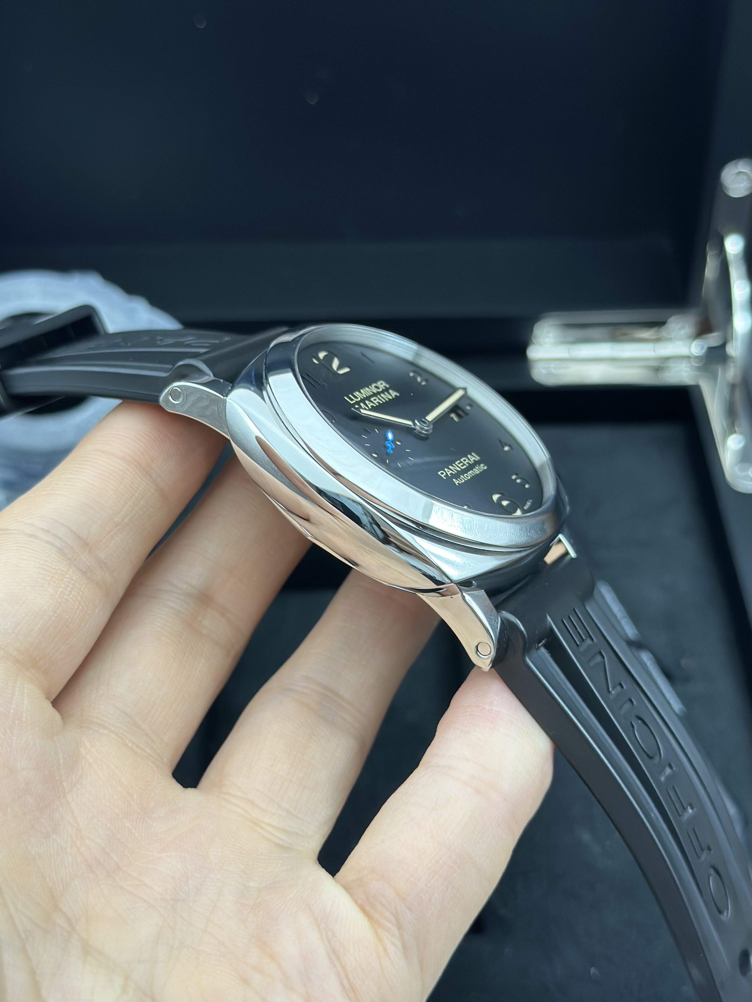 Panerai PAM01359 detail 2