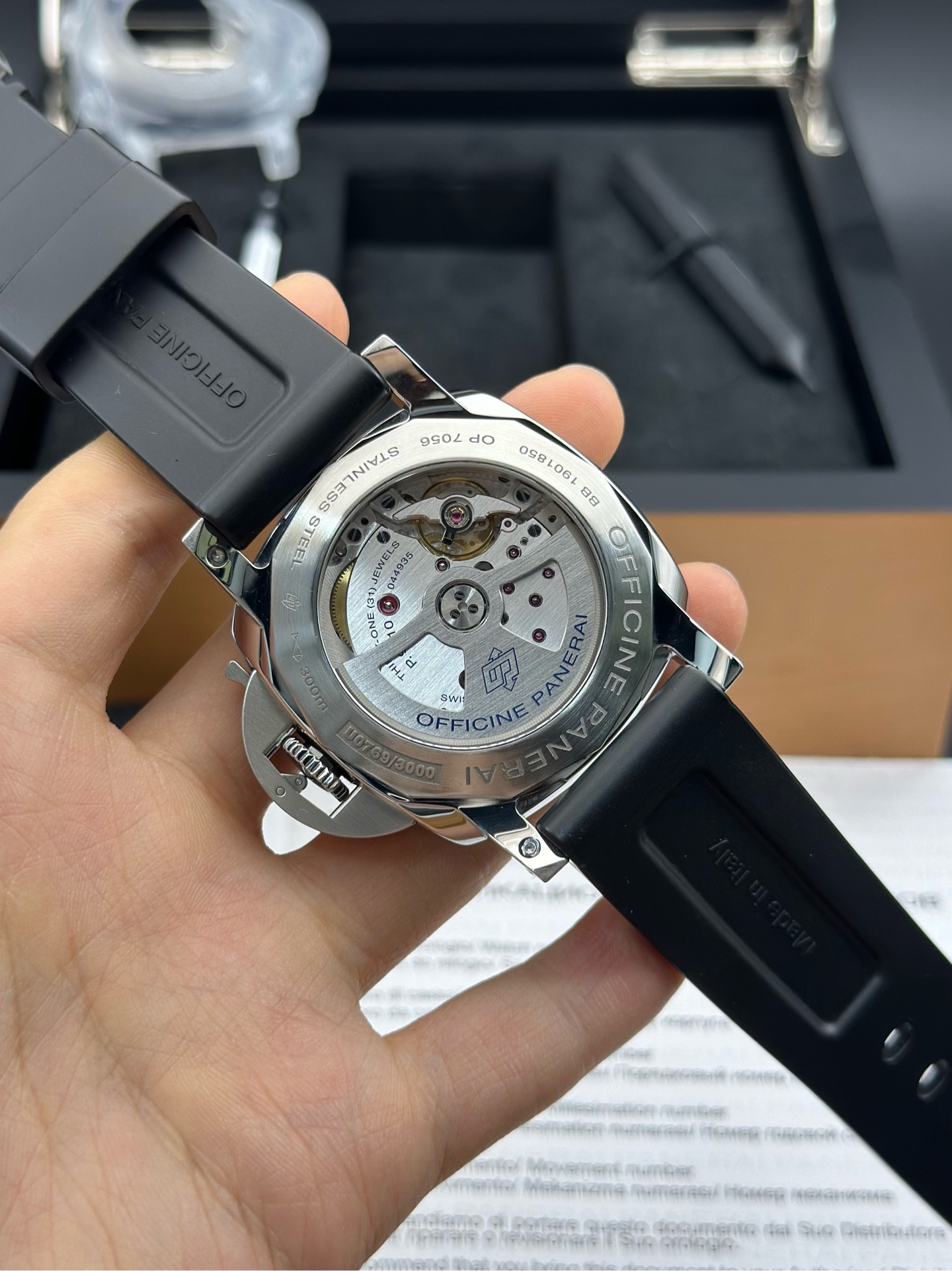 Panerai PAM01359 detail 6
